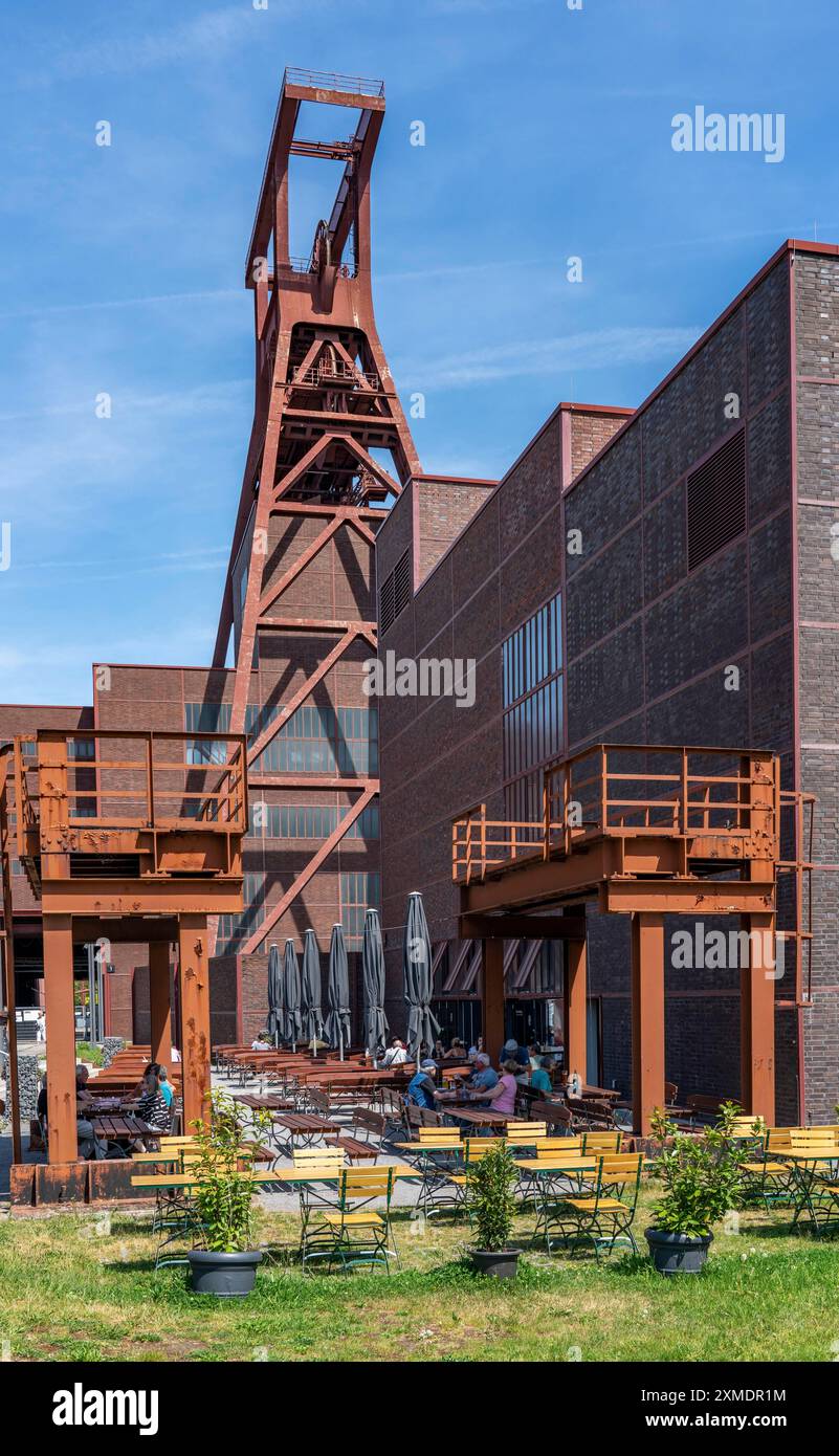 Kohlebergwerk Zollverein Industriekomplex Weltkulturerbe, Doppeltrahmen des Schachts XII, Restaurant the Mine, Essen, Nordrhein-Westfalen Stockfoto