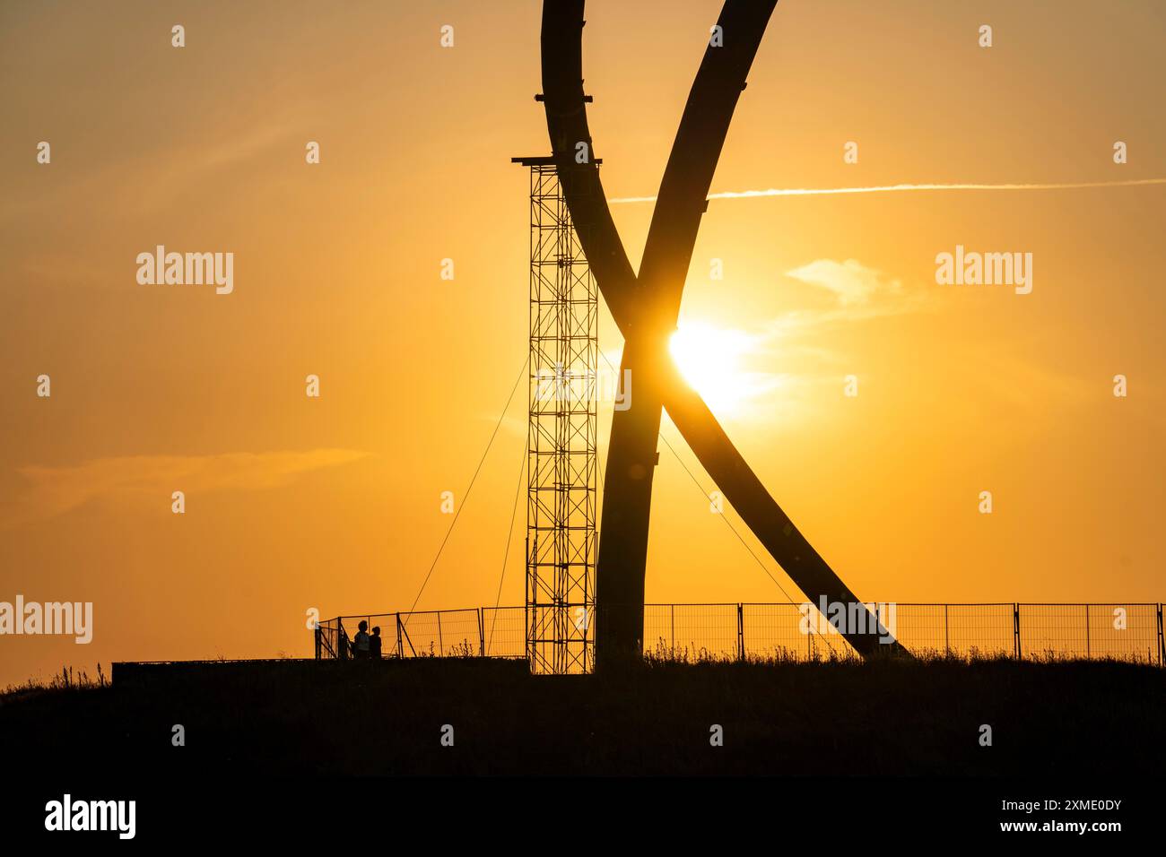Das horizontale Observatorium an der Spitze Hoheward, bei Sonnenuntergang, Landschaftspark, Nordrhein-Westfalen, Deutschland Stockfoto