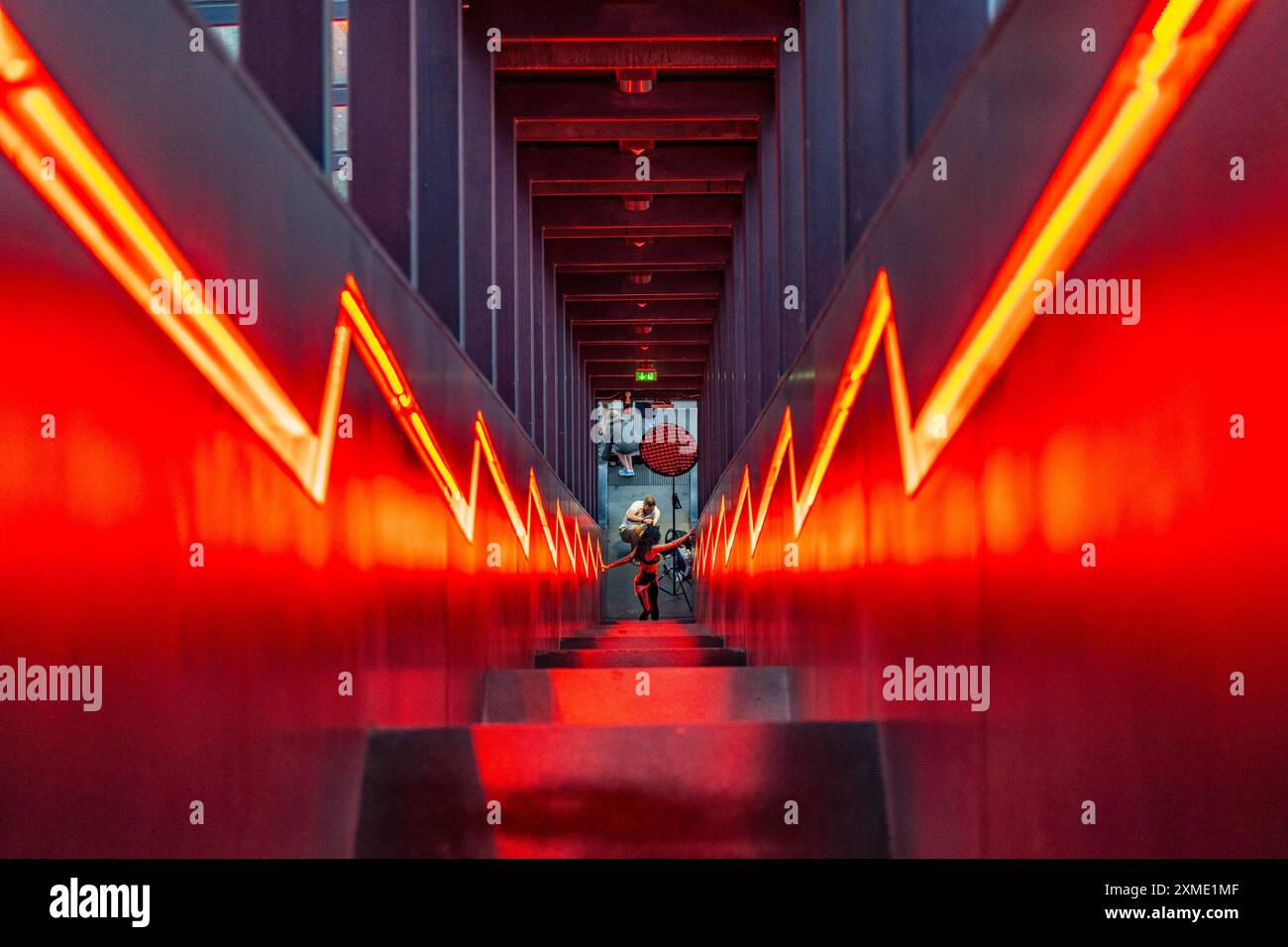 Zeche Zollverein, regnerischer Tag, Fahrt auf der Rolltreppe des Ruhrmuseums, in der Kohlewaschanlage Essen, Nordrhein-Westfalen, Deutschland Stockfoto