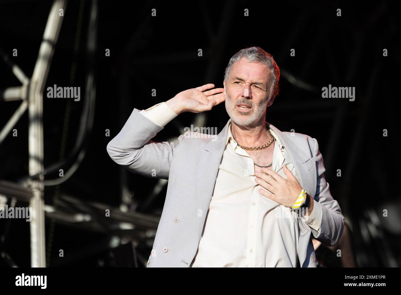 London, Großbritannien. Samstag, 27. Juli 2024. Baxter Dury tritt beim South Facing Festival auf, das im Crystal Palace Bowl stattfindet. Quelle: Katie Collins/EMPICS/Alamy Live News Stockfoto