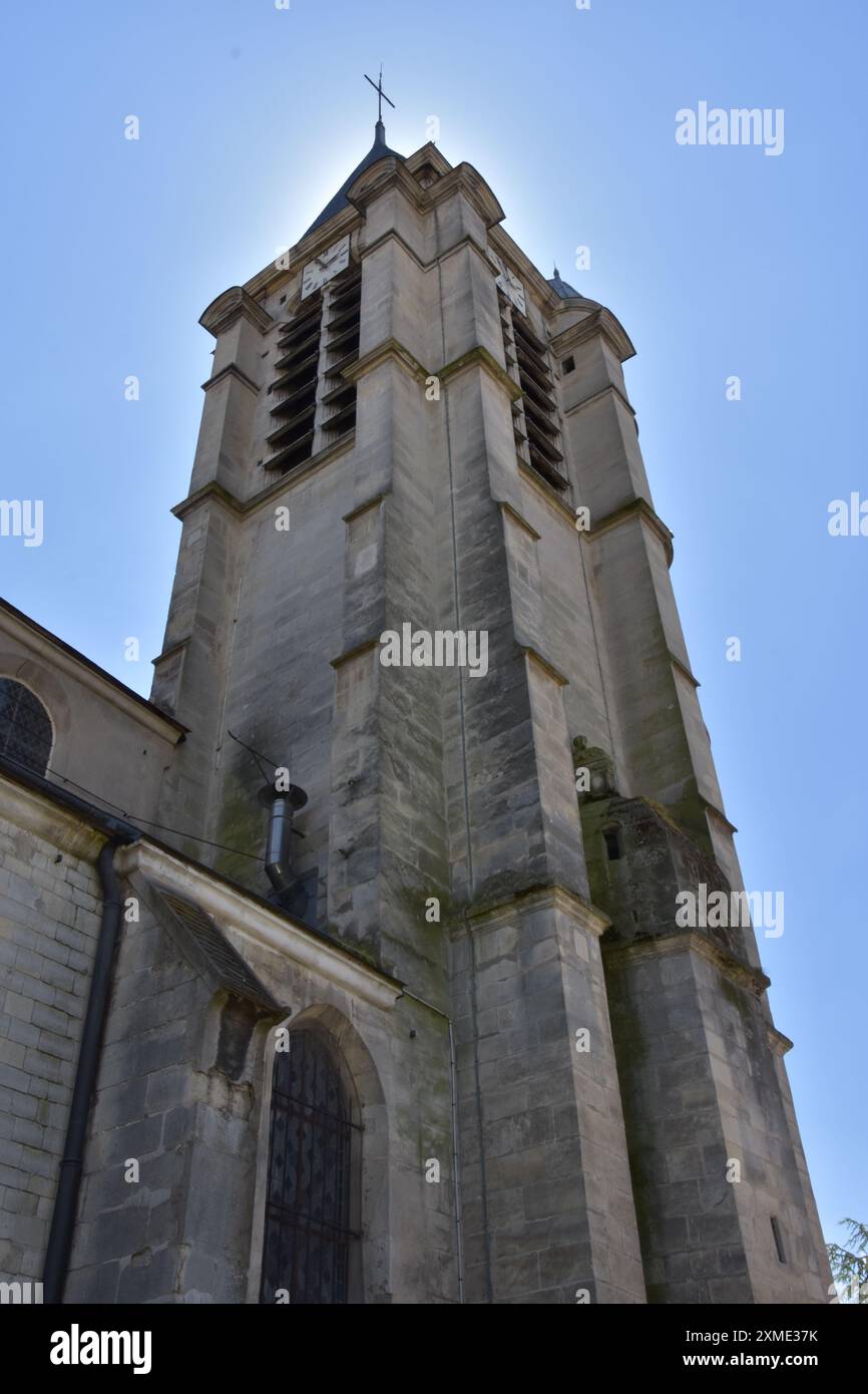 L'église Saint-Cyr-Sainte-Julitte est une église catholique située à Villejuif dans le Val-de-Marne, en France. Il s'agit de la principale église de l Stockfoto