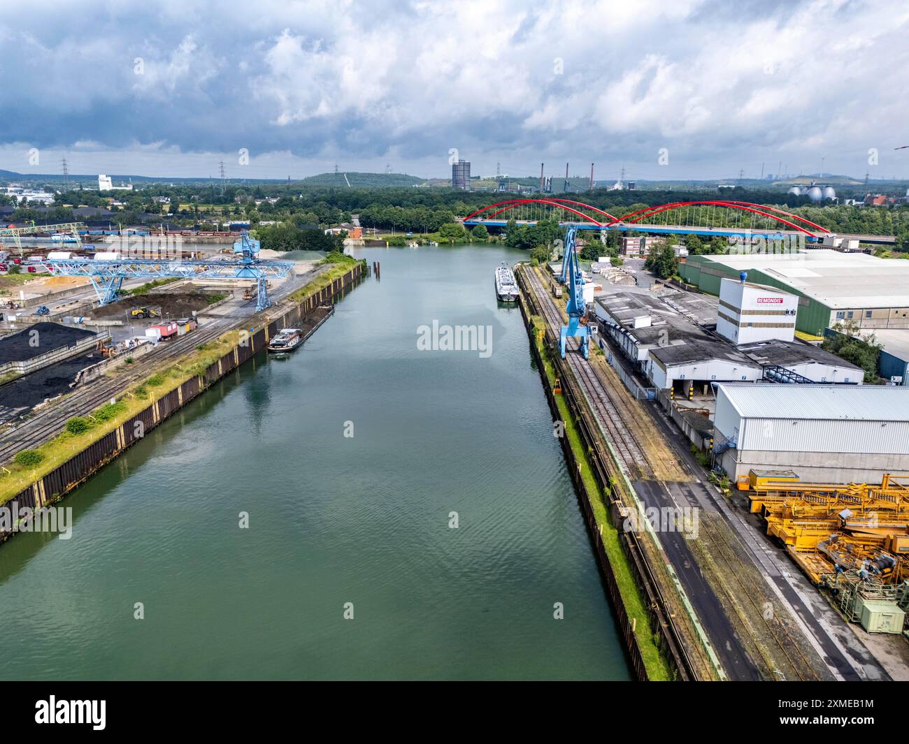 DefaultDer Stadthafen im Norden von Essen, am Rhein-Herne-Kanal, Nordrhein-Westfalen, Deutschland, der Stadthafen im Norden von Essen, ON Stockfoto