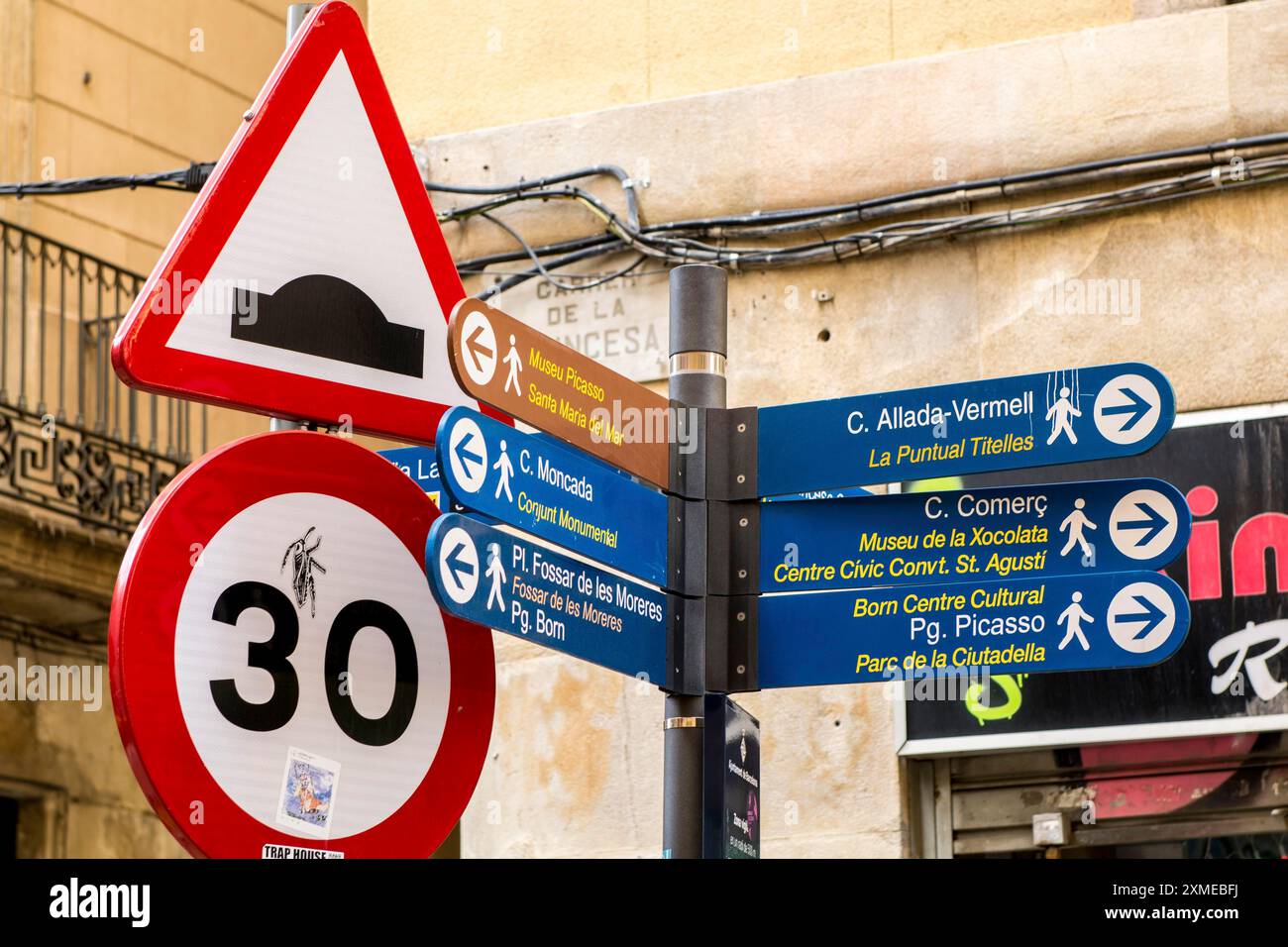 Strassenschild Richtungen, Barcelona, Spanien Stockfoto