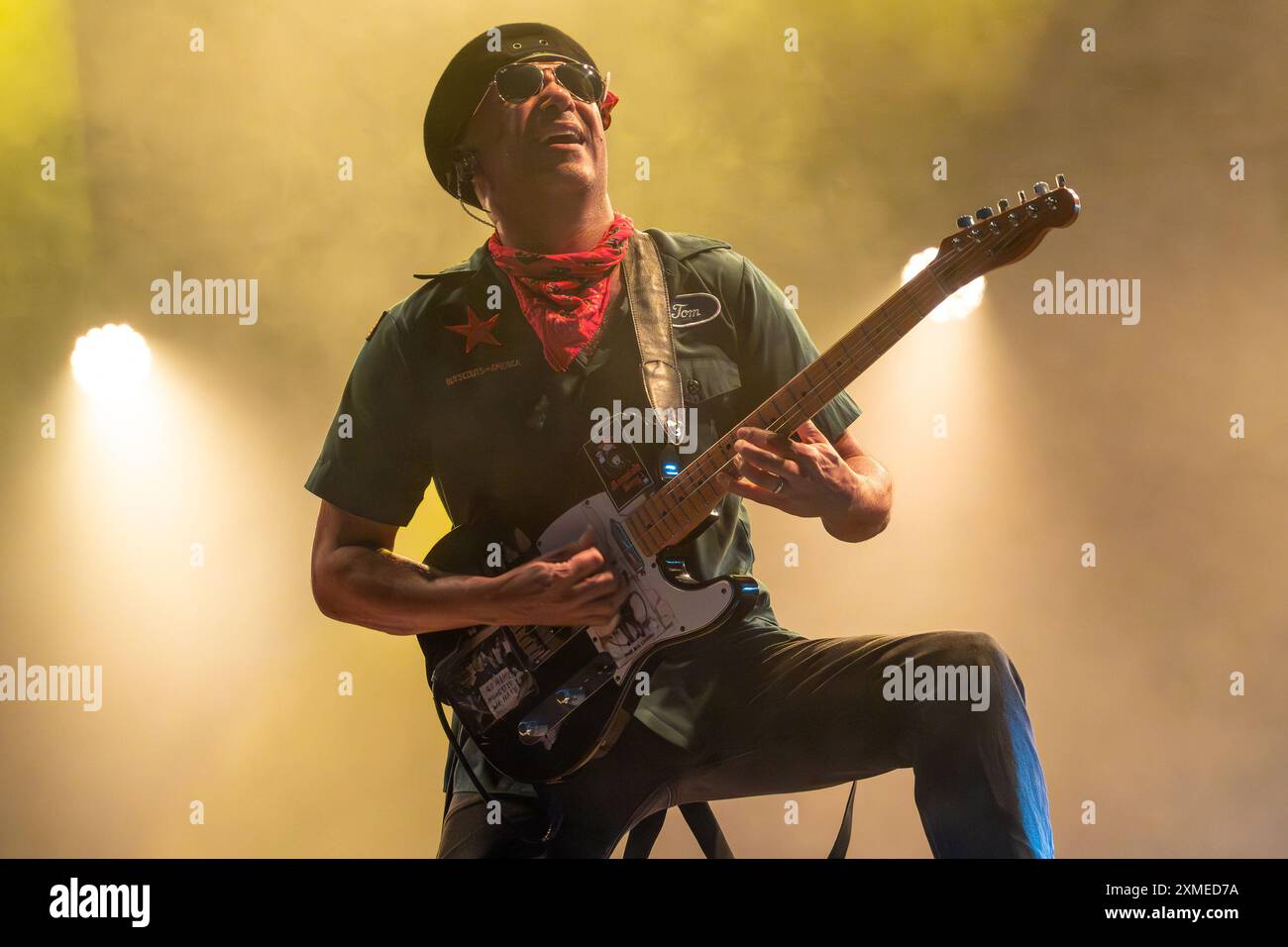 Tom Morello, Künstlername von Thomas Baptiste Morello, tritt während seines Live-Auftritts im Schloss Villafranca auf seiner Atlas Underground Fire World Tour 2024 auf. Stockfoto