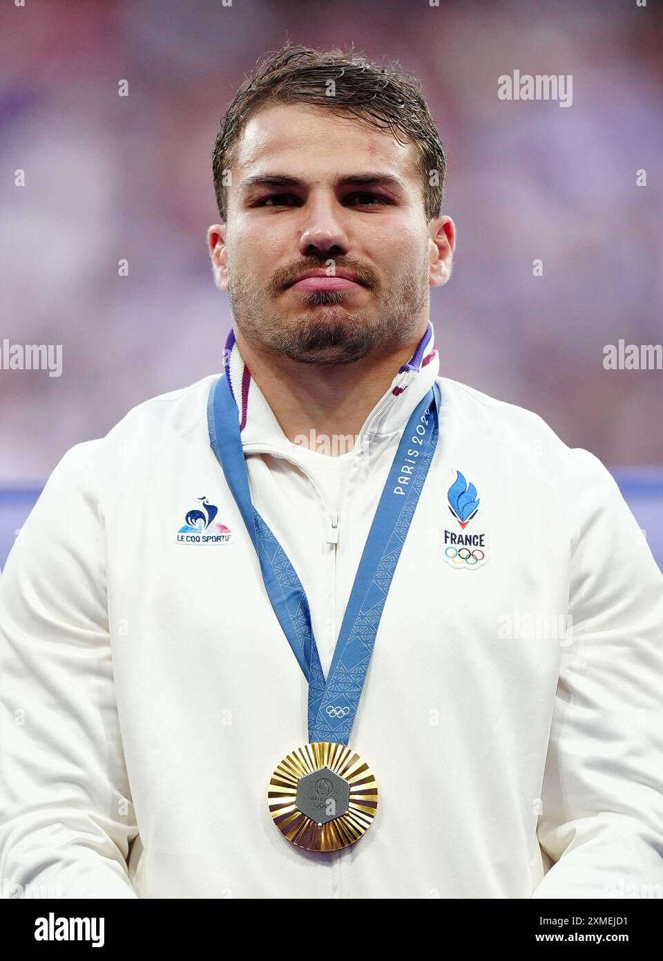 Frankreichs Antoine Dupont, nachdem er am ersten Tag der Olympischen Spiele 2024 in Paris das Rugby Sivens Goldmedaillenspiel im Stade de France gewonnen hatte. Bilddatum: Samstag, 27. Juli 2024. Stockfoto