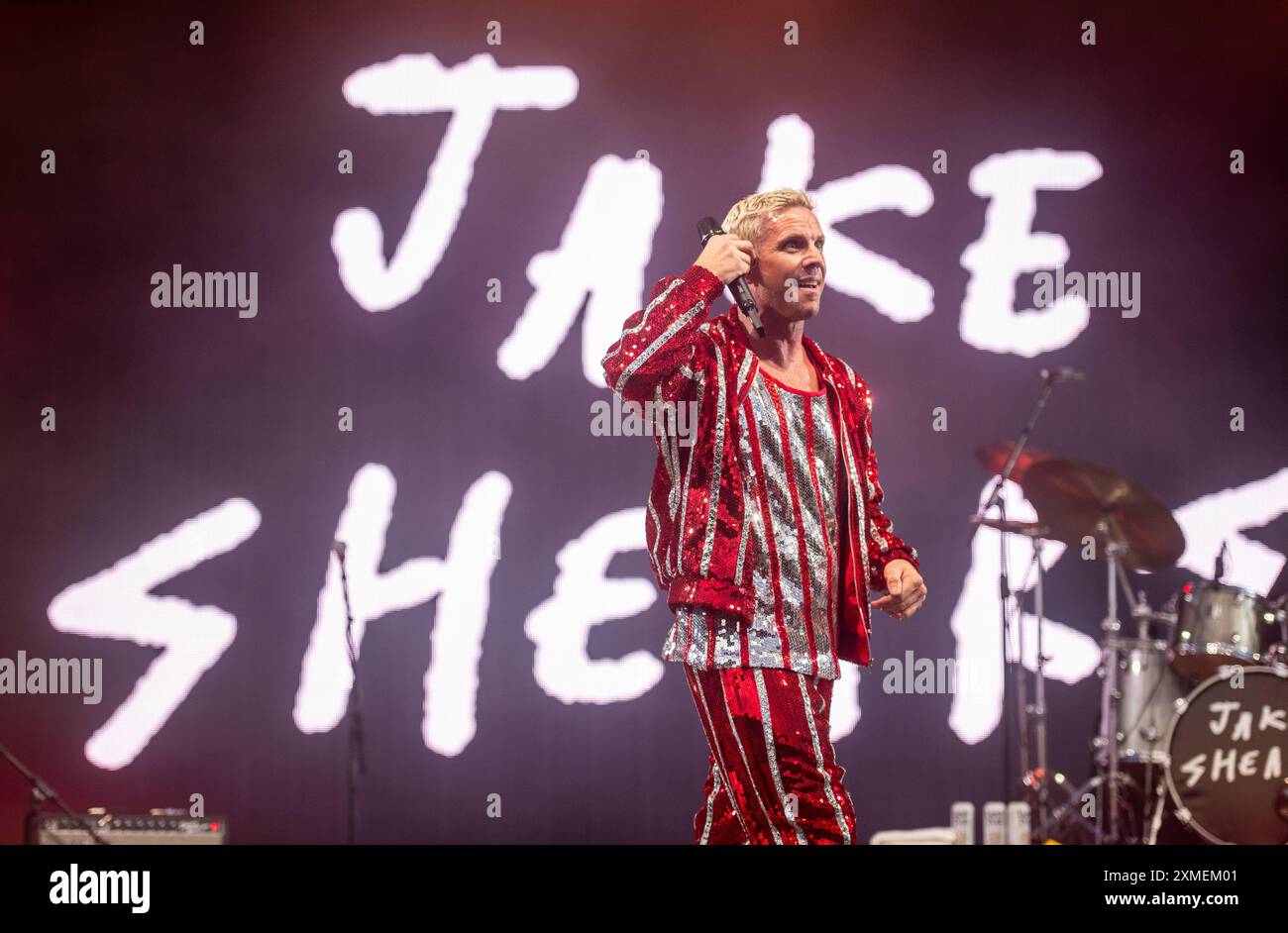 Jake Shears, ehemaliger Frontmann von Scissor Sisters, spielte seine Solo-Live-Performance auf der Hauptbühne im Camp Bestiful 2024 Stockfoto