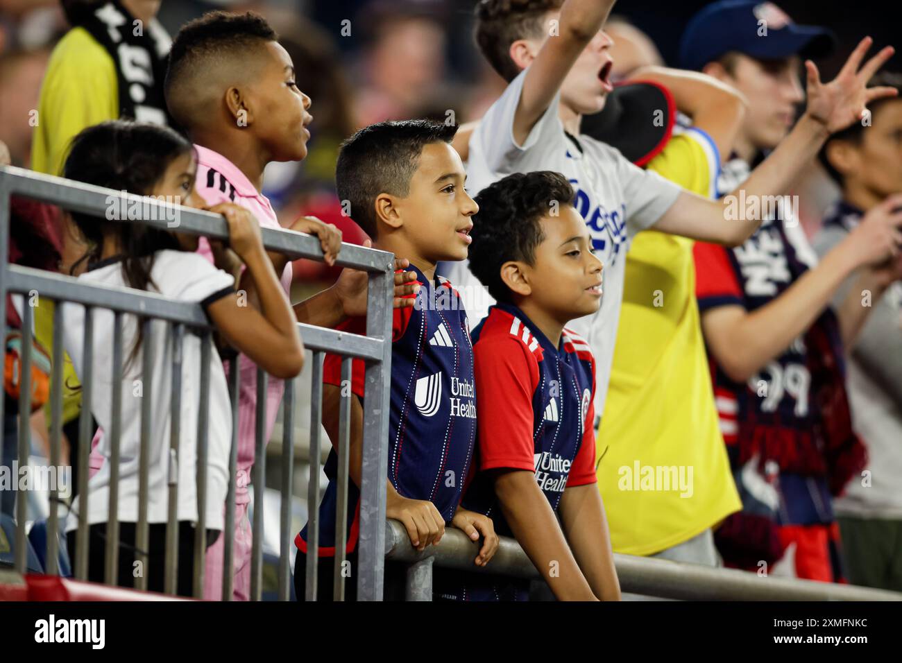 Juli 2024; Foxborough, Massachusetts, USA; Junge Fans bejubeln die Revolution in einem Liga-Cup-Spiel zwischen der New England Revolution und Mazatlan FC im Gillette Stadium. (c) Burt Granofsky/CSM/SIPA USA (Kreditbild: © Burt Granofsky/Cal Sport Media/SIPA USA) Credit: SIPA US/Alamy Live News Stockfoto
