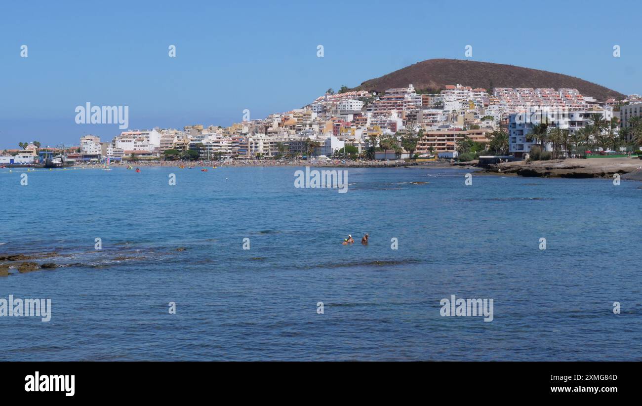 Blick über die Bucht von Los Cristianos auf Teneriffa Stockfoto