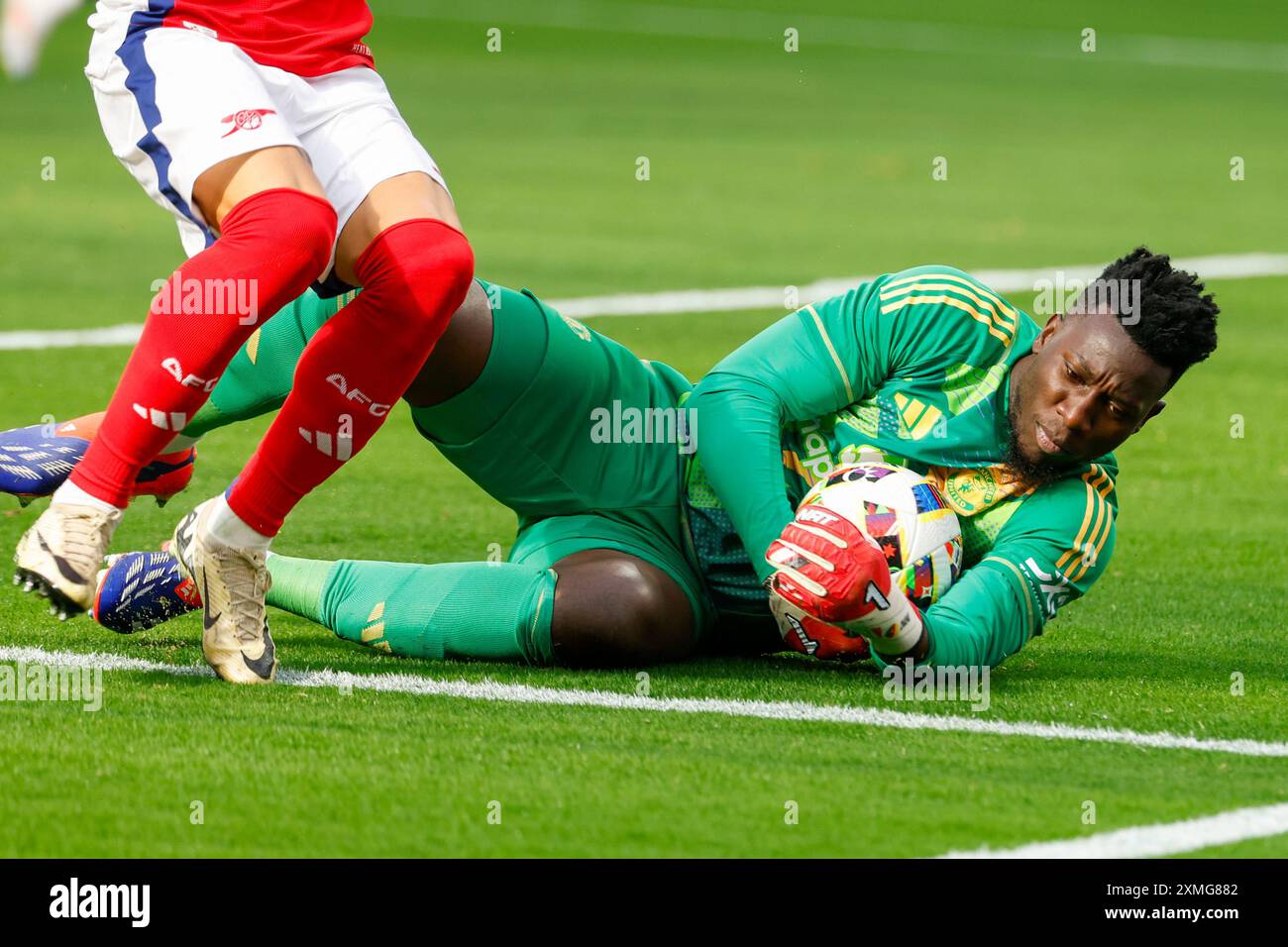 Los Angeles, Usa. Juli 2024. Manchester United Torhüter Andre Onana #24 spart gegen den Arsenal FC während eines Freundschaftsfußballspiels im Sofi Stadium. Endstand; Manchester United 1:2 Arsenal Credit: SOPA Images Limited/Alamy Live News Stockfoto