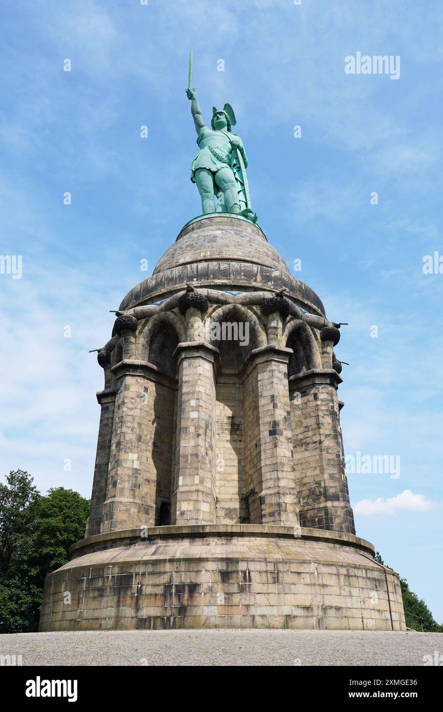 Hermannsdenkmal in Gemany, Bronzestatue von cherusci-Kriegshäuptling Arminius oder Hermann auf Deutsch stehend auf einem Steinsockel Stockfoto