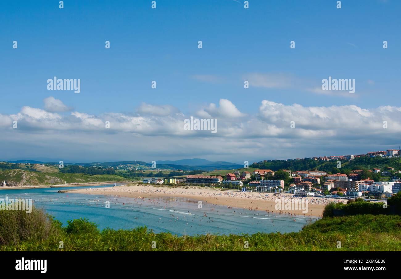 Landschaftsansicht der Playa de la Concha Suances Cantabria Spanien Stockfoto