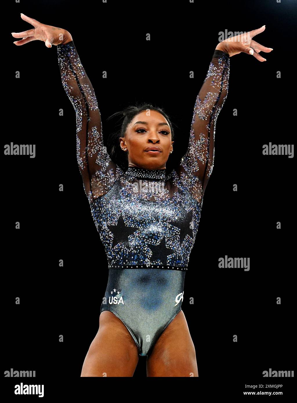 Simone Biles auf dem Balance Beam der USA während der Kunstturnen, der Frauenqualifikation in der Bercy Arena, am zweiten Tag der Olympischen Spiele 2024 in Paris. Bilddatum: Sonntag, 28. Juli 2024. Stockfoto