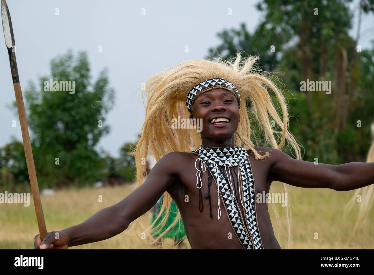 Ruanda, Virunga Lodge. Volcanoes Safaris Partnership Trust (VSPT) traditionelle kulturelle Tanzvorführung. Stockfoto