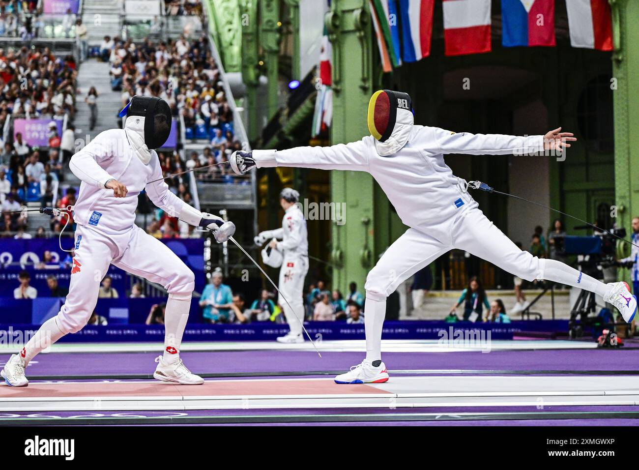 Paris, Frankreich. Juli 2024. Der Schweizer Fechter Alexis Bayard und der belgische Fechter Neisser Loyola wurden in Aktion während eines Fechten zwischen dem Schweizer Bayard und der belgischen Loyola in der Tabelle von 32 der Männer-EkeEinzelwettbewerbe bei den Olympischen Spielen 2024 in Paris am Sonntag, den 28. Juli 2024, dargestellt. Die Spiele der XXXIII. Olympiade finden vom 26. Juli bis 11. August in Paris statt. Die belgische Delegation zählt 165 Athleten, die in 21 Sportarten antreten. BELGA FOTO DIRK WAEM Credit: Belga News Agency/Alamy Live News Stockfoto