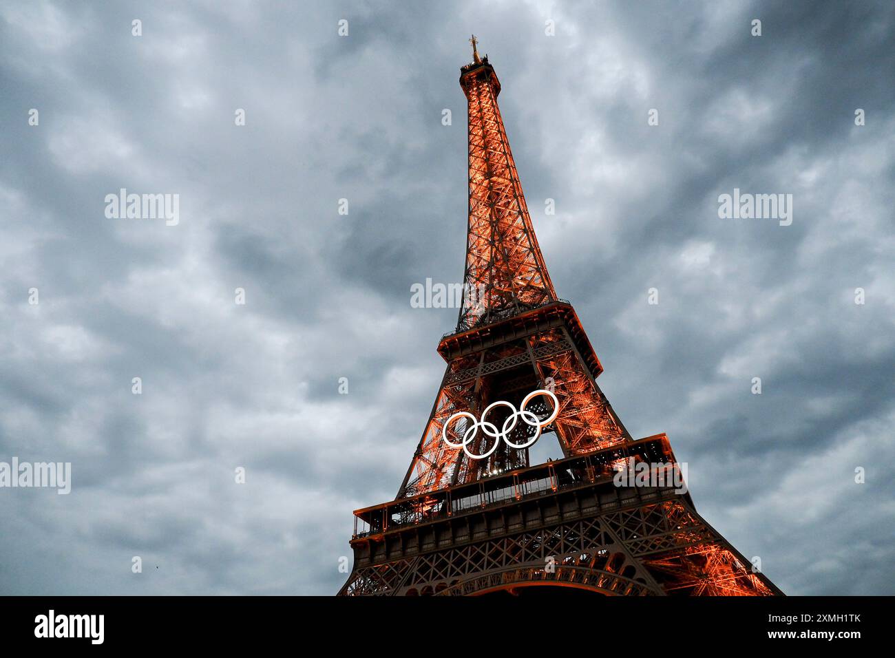 Paris, Frankreich. Juli 2024. Besuchen Sie den Eiffel während der XXXIII. Olympischen Spiele 2024 in Paris (Frankreich), 24. Juli 2024. Quelle: Insidefoto di andrea staccioli/Alamy Live News Stockfoto