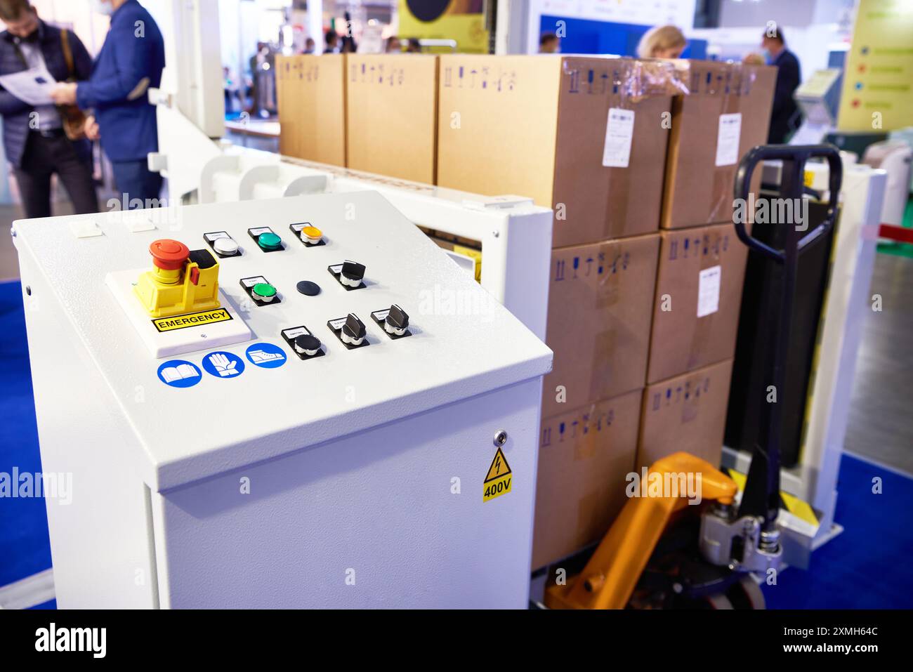 Bedienpult stationärer Palettenwechsler in der Industrie Stockfoto