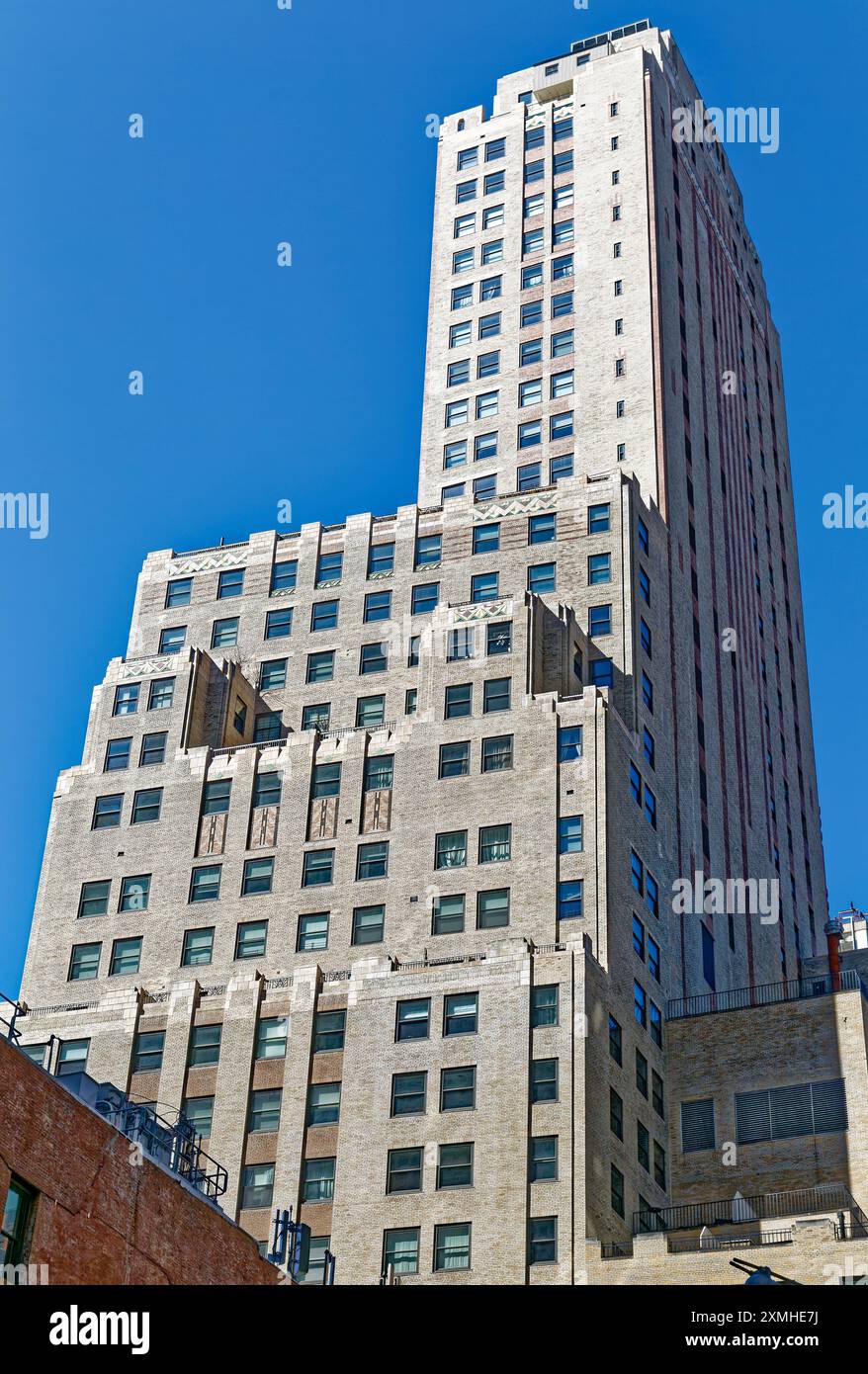 Der 37-stöckige Art déco-Wolkenkratzer 19 Rector Street, der 1930 als Büros erbaut wurde, ist heute Greenwich Club, Eigentumswohnungen mit der Bezeichnung 88 Greenwich Street. Stockfoto