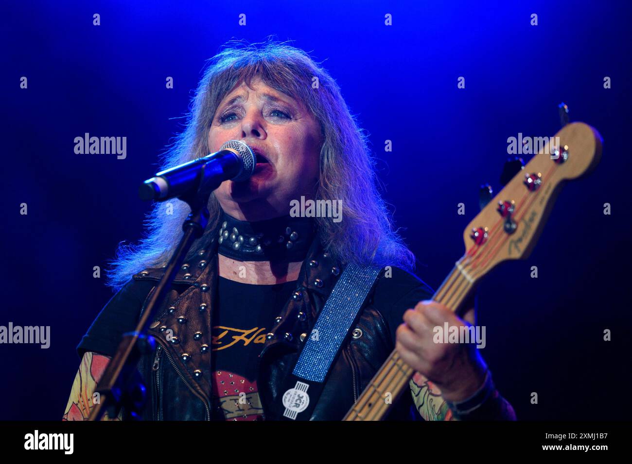 Sängerin Suzi Quatro bei ihrem Auftritt im Rahmen des Festivals Lieder am See 2024 in Franken. Spalt, 27.07.2024 Bayern Deutschland *** Sängerin Suzi Quatro während ihres Auftritts beim Festival Lieder am See 2024 in Franken Spalt, 27 07 2024 Bayern Deutschland Copyright: XDwixAnoraganingrumx Stockfoto