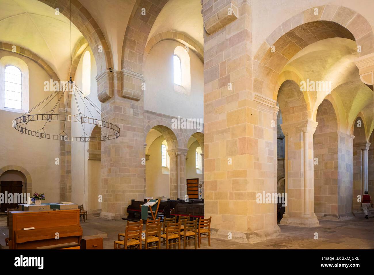 Lippoldsberg das Kloster Lippoldsberg mit der Kirche St. Georg und Maria, ist ein ehemaliges Kloster der Benediktinerinnen, das den Ursprung des Ortes Lippoldsberg an der Weser im nördlichen Hessen bildete. Lippoldsberg Hessen Deutschland *** Lippoldsberg das Kloster Lippoldsberg mit der Kirche St. Georg und Maria ist ein ehemaliges Benediktinerkloster, das den Ursprung des Dorfes Lippoldsberg an der Weser in Nordhessen Lippoldsberg Hessen Deutschland Kloster Lippoldsberg 00213 bildete Stockfoto