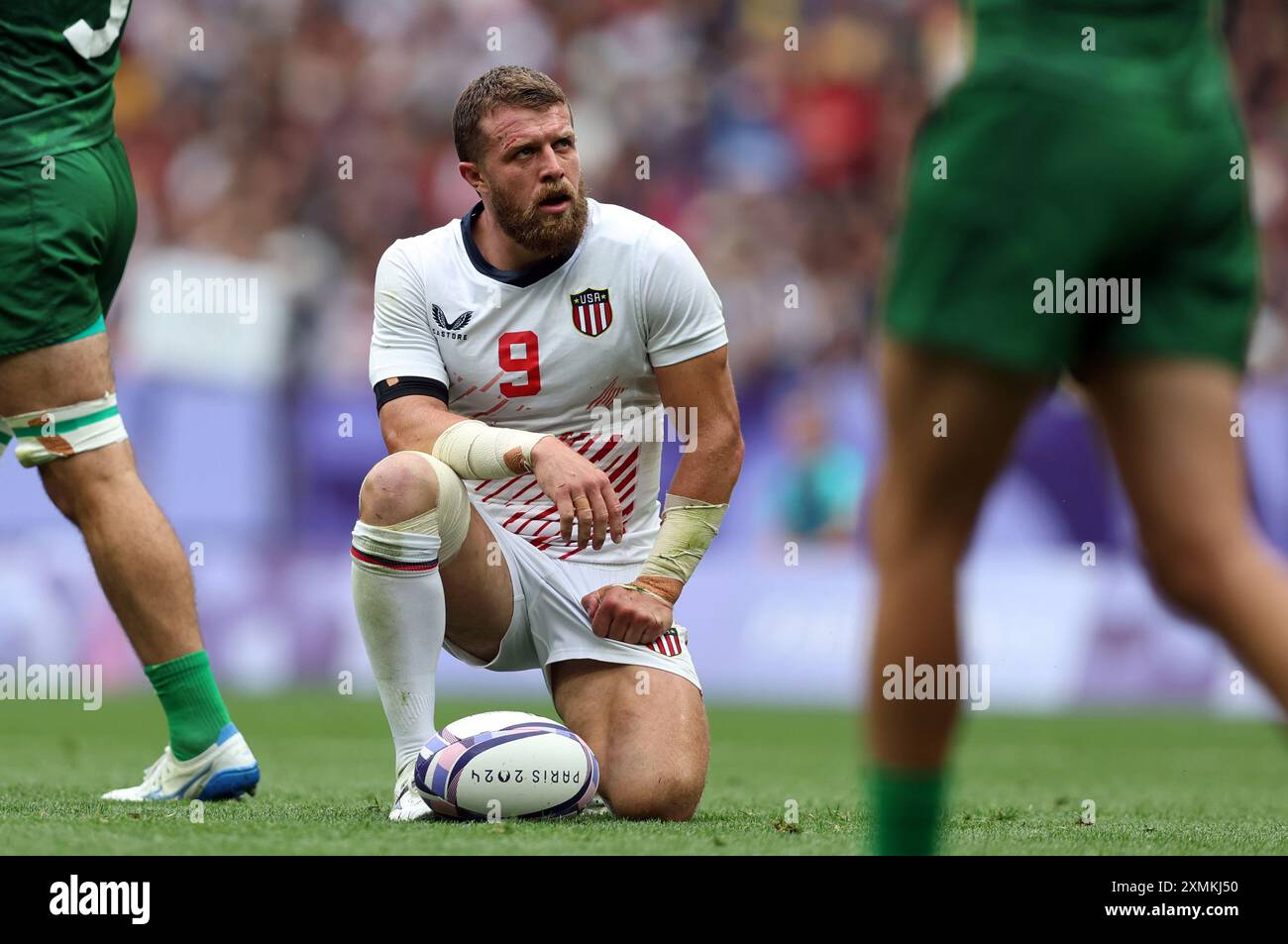 PARIS, FRANKREICH – 27. JULI: Steve Tomasin vom Team United States sieht beim 5-8er-Spiel der Männer im Rugby Sevens Männer am ersten Tag der Olympischen Spiele 2024 in Paris, Frankreich, im Stade de France am 27. Juli 2024 an. © diebilderwelt / Alamy Stock Stockfoto