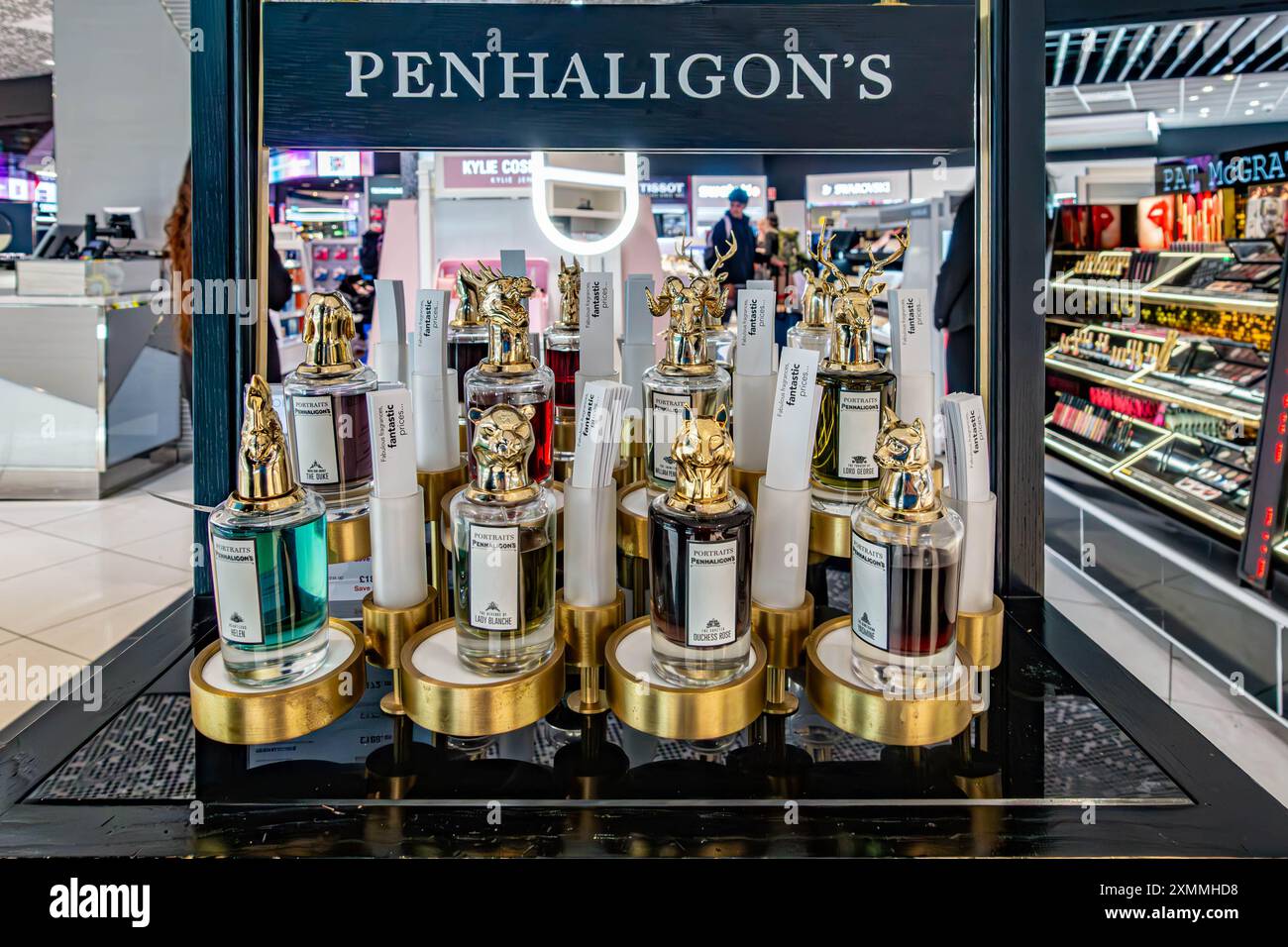 Penhaligons Parfums werden am Flughafen Heathrow ausgestellt und verkauft Stockfoto