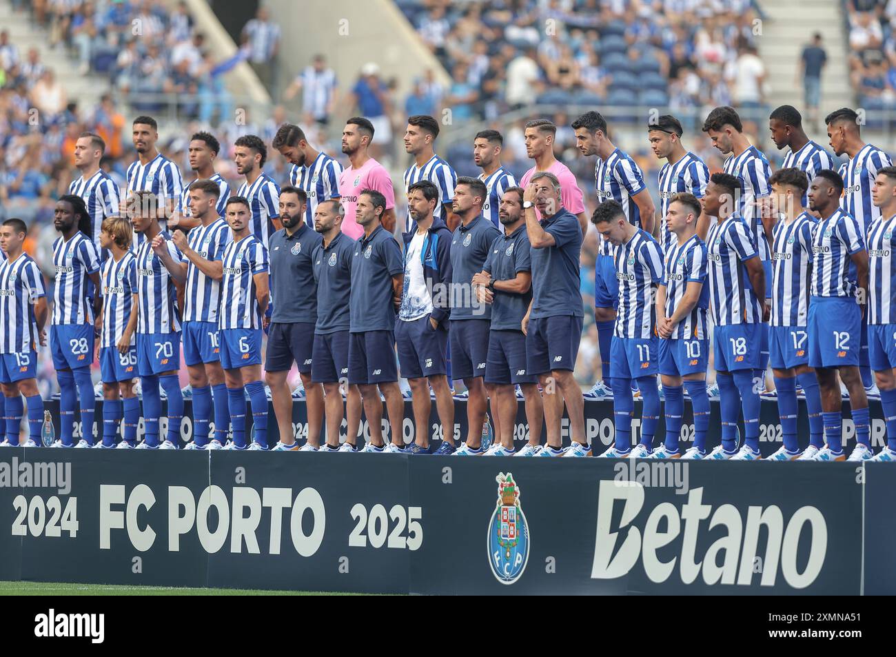 Porto, Portugal. Juli 2024. Porto, 07/28/2024 - der Futebol Clube do Porto veranstaltete Al Nasr heute Abend im Estádio do Dragão in einem Vorstellungsspiel für die Mitglieder der Mannschaft für die Saison 2024/25. (Miguel Pereira/Global Imagens) Credit: Atlantico Press/Alamy Live News Stockfoto