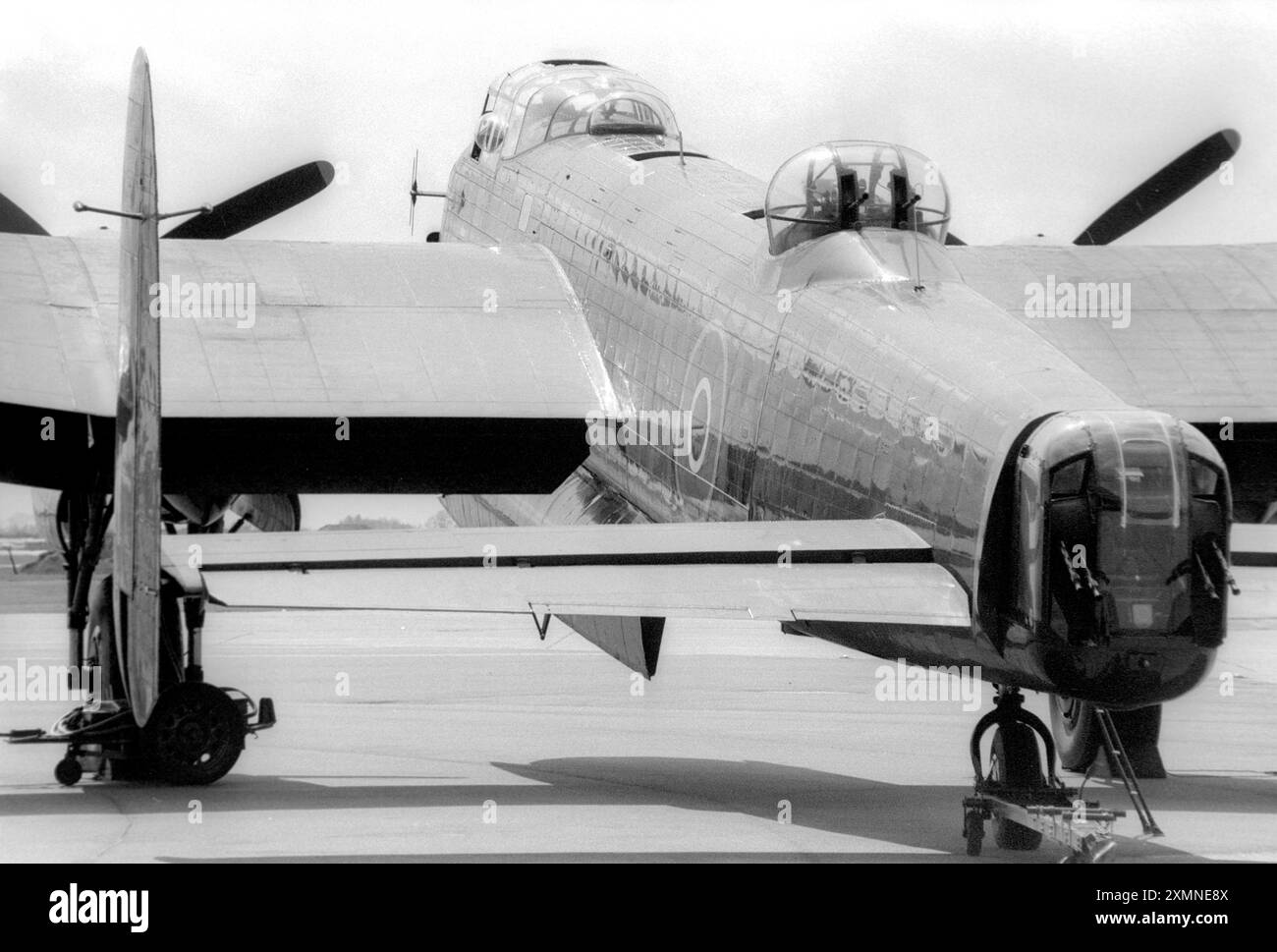 Lancaster Bomber Mk3 PA474 „City of Lincoln“, erbaut 1945, war es in R.A.F. Coningsby, Lincolnshire. Es war Teil des Battle of Britain Memorial Flight und dieses spezielle Flugzeug war und ist 2022 einer von nur zwei flugfähigen Lancastern, die auf der Welt am 28. April 1992 übrig geblieben sind Stockfoto