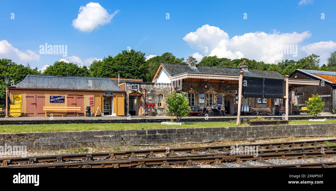 Der Bahnsteig an der Buckfastleigh Station an der South Devon Railway Heritage Line, Devon, England, Großbritannien Stockfoto