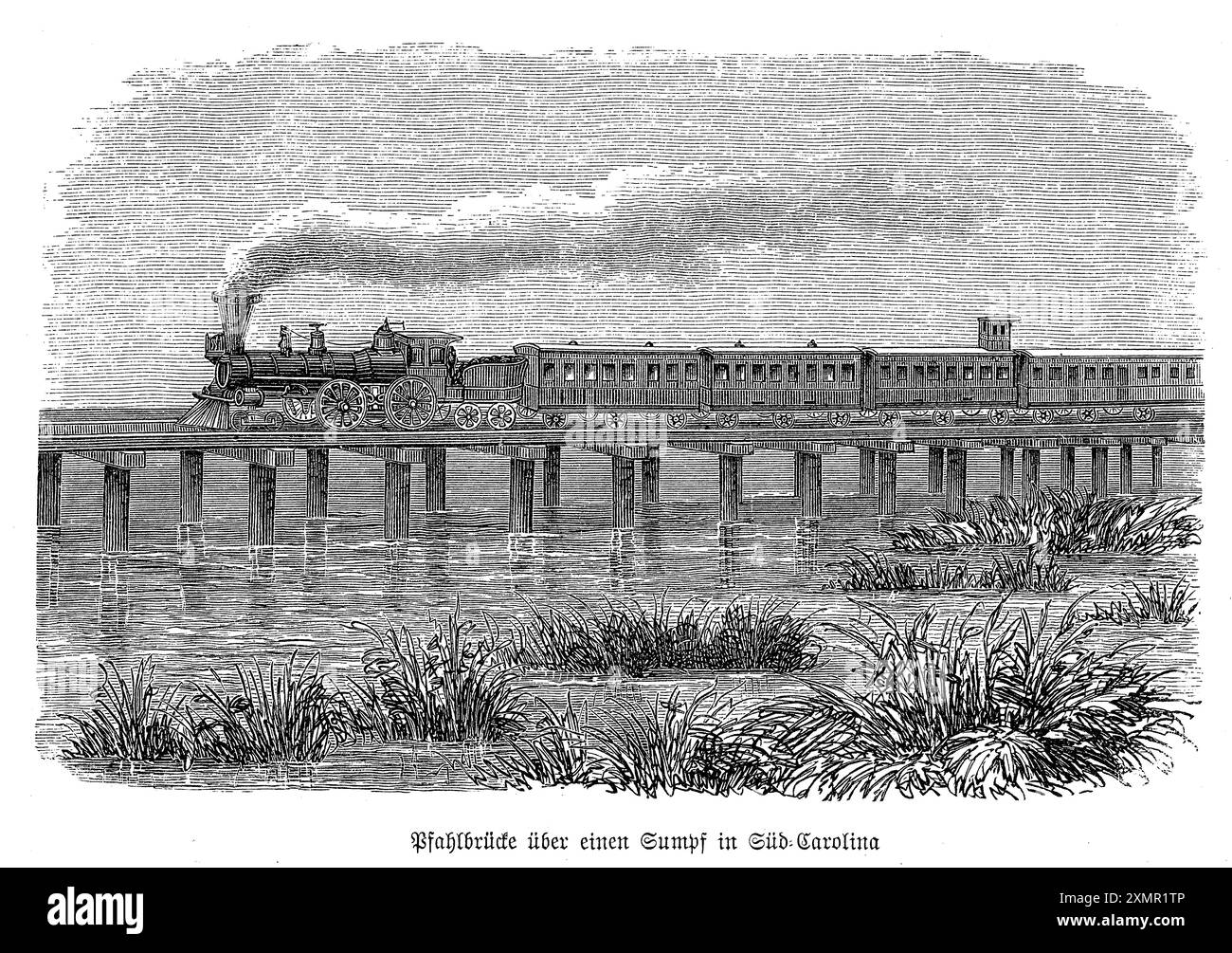 Diese Gravur zeigt eine Eisenbahnbrücke auf Holzpfählen, die einen Sumpf in South Carolina durchquert und die Einfallsreichtum und Anpassungsfähigkeit der Ingenieurskunst des 19. Jahrhunderts verkörpert. Die Brücke ist so konstruiert, dass sie den anspruchsvollen Bedingungen in sumpfigem Gelände standhält. Sie verfügt über robuste Holzstützen, die tief in den weichen Boden getrieben werden und so eine stabile Grundlage für die darüberliegende Bahn bieten. Die Szene fängt die ruhige und dennoch beeindruckende Landschaft ein, wobei die Brücke einen geraden Weg durch die üppige, sumpfige Umgebung schneidet. Dieses historische Stück unterstreicht den Einfallsreichtum, der für die Verlängerung der Eisenbahn erforderlich ist Stockfoto