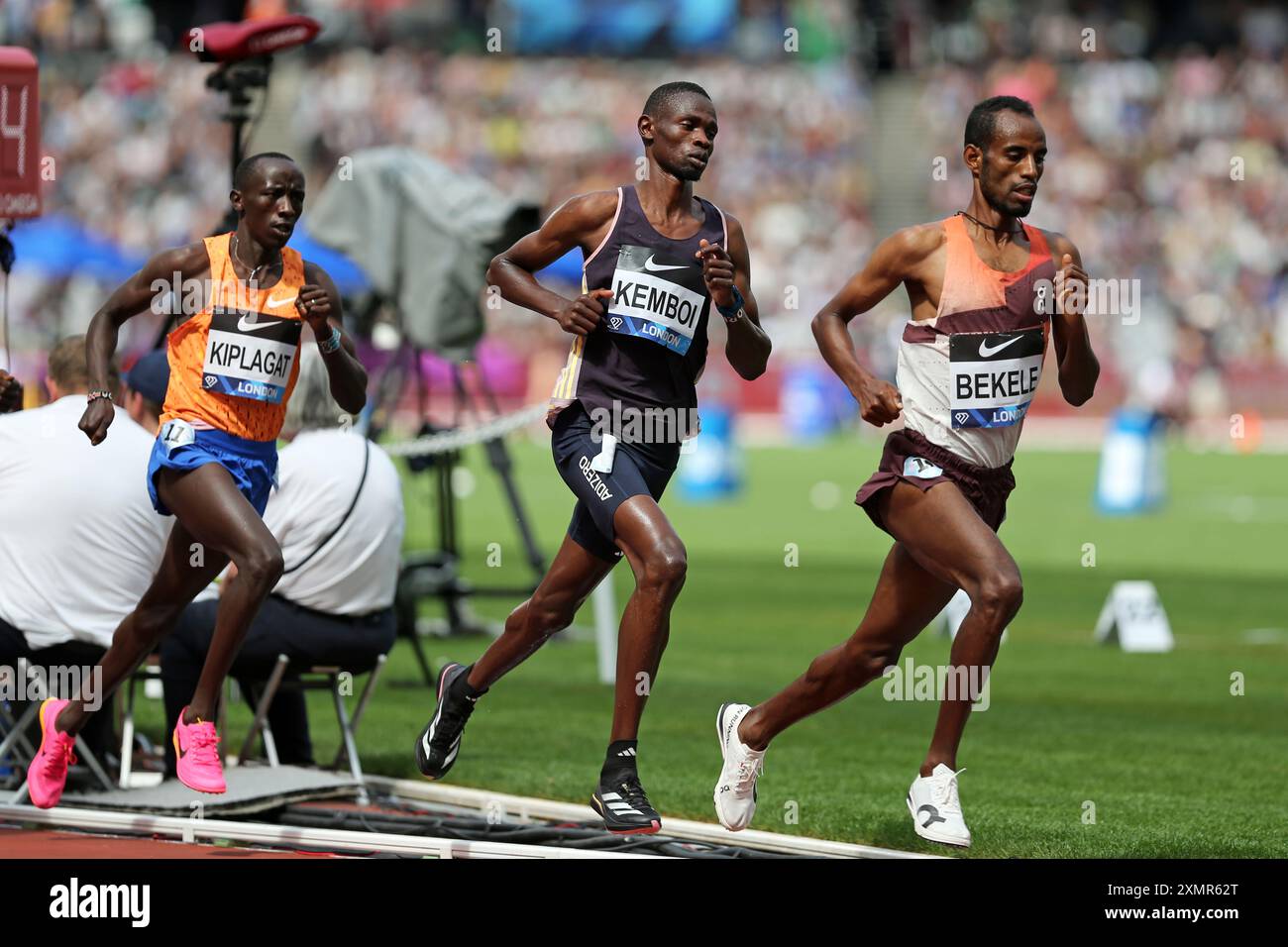 Telahun Haile BEKELE (Äthiopien), Cornelius KEMBOI (Kenia), Emmanuel Korir KIPLAGAT (Kenia), im 3000-m-Finale der Männer beim 2024, IAAF Diamond League, London Stadium, Queen Elizabeth Olympic Park, Stratford, London, Großbritannien. Stockfoto