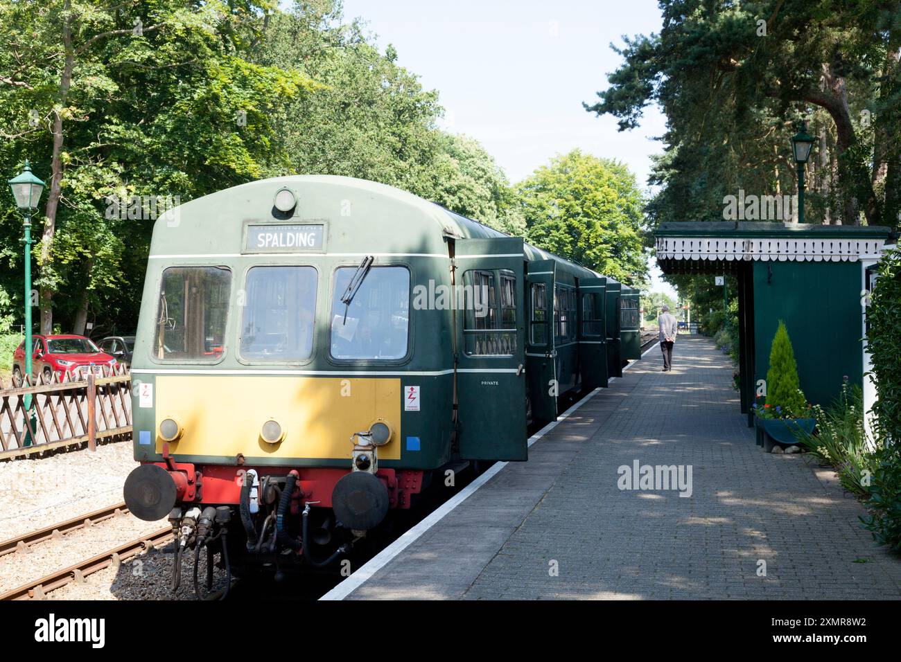 Class 101 DMU wartet auf Abfahrt von Holt Station an der North Norfolk Railway Stockfoto