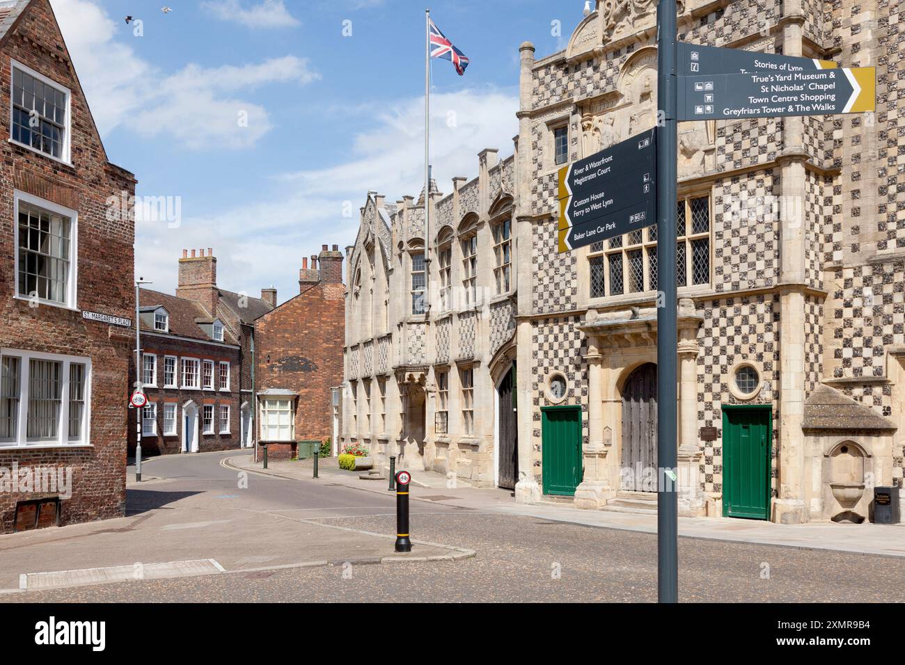Rathaus (Trinity Guildhall) in St. Margaret's Place, Blick in Richtung Queen Street, King's Lynn, Norfolk Stockfoto Rathaus (Trinity Guildhall) in St. Margaret's Place, Blick in Richtung Queen Street, King's Lynn, Norfolk Stockfoto