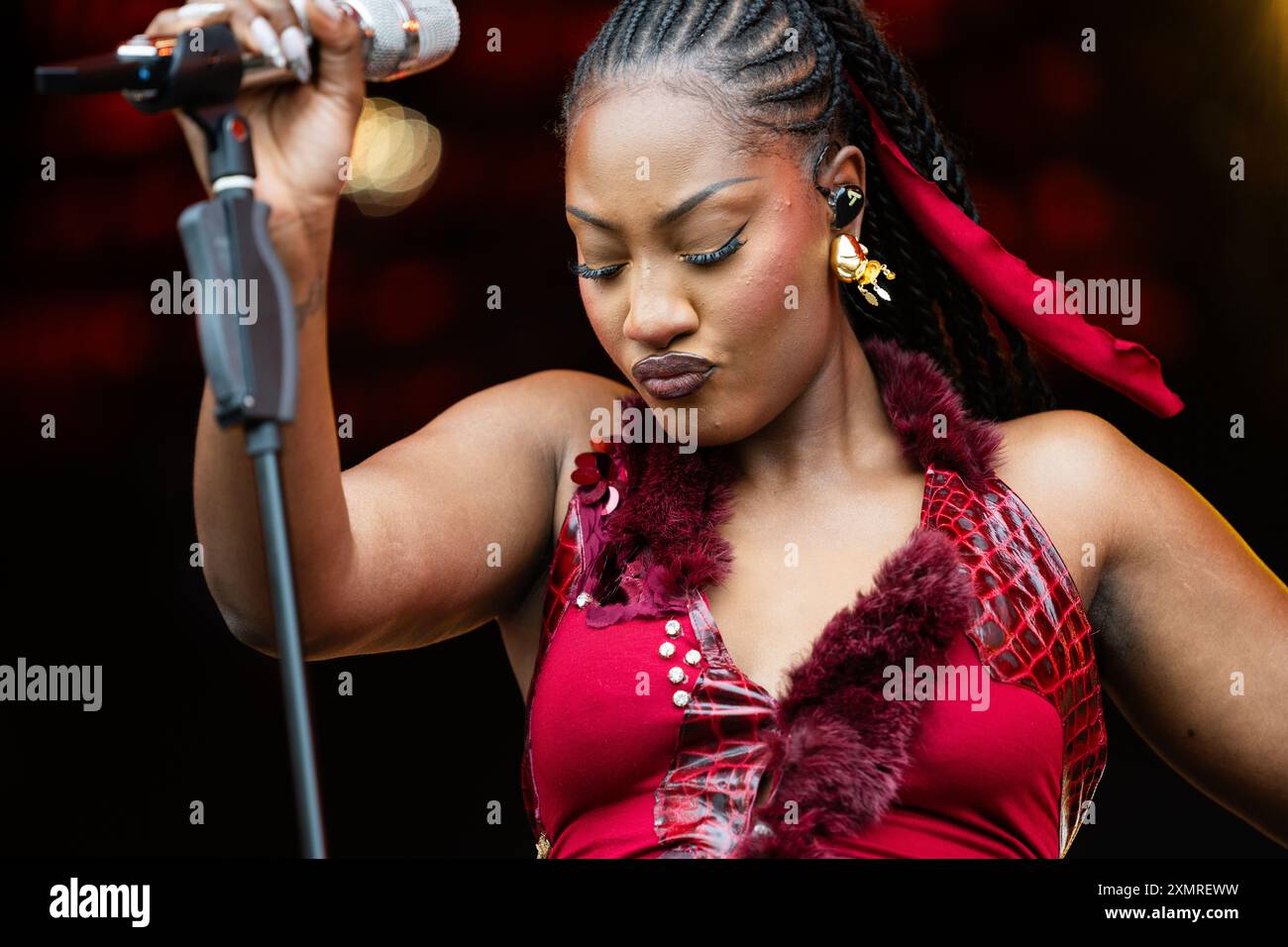 Temilade Openiyi alias tems beim Roskilde Festival 2024 Stockfoto