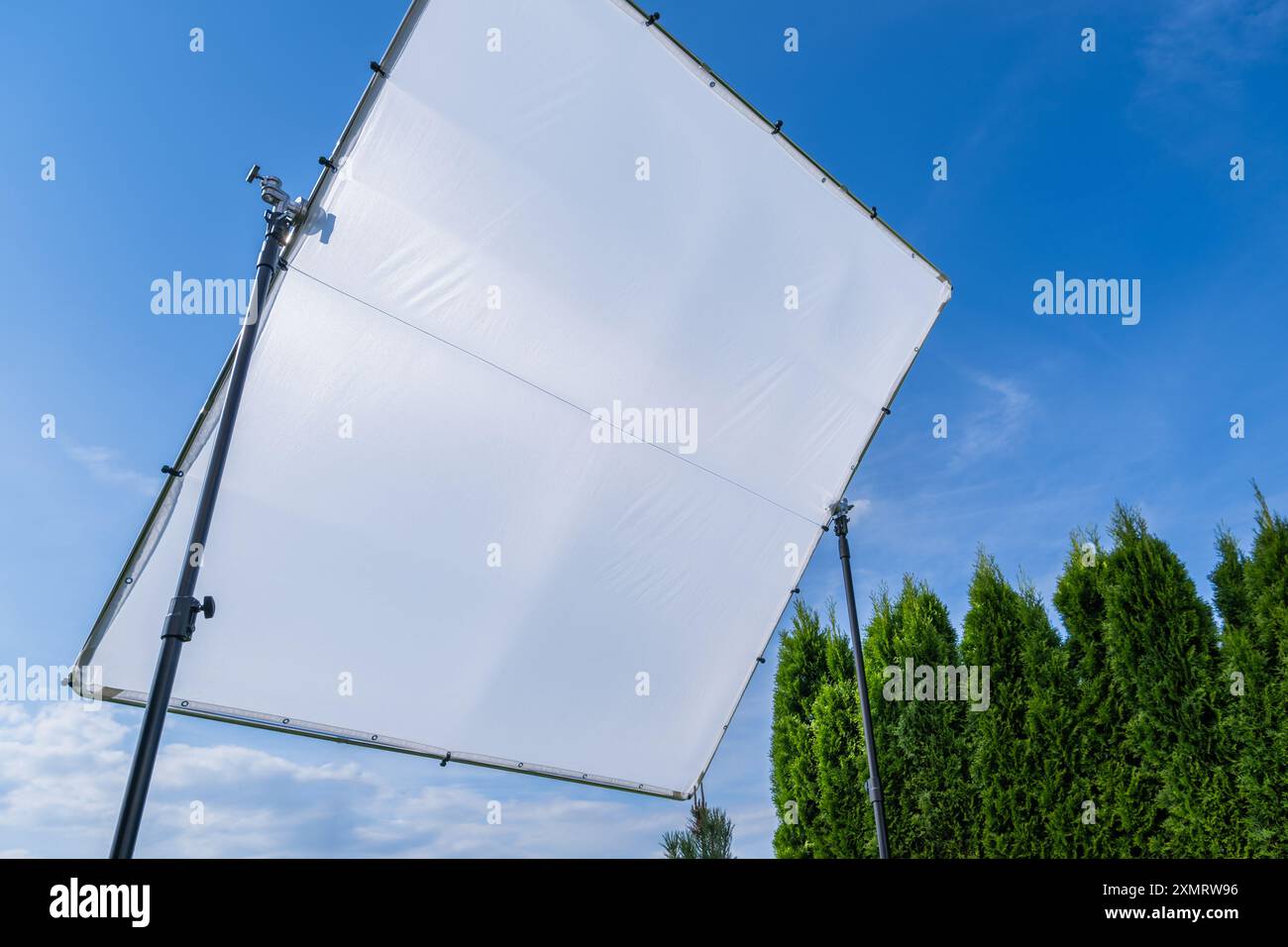 Professioneller 3 x 3 Meter Diffusionsrahmen für Video- und Fotoproduktion Stockfoto