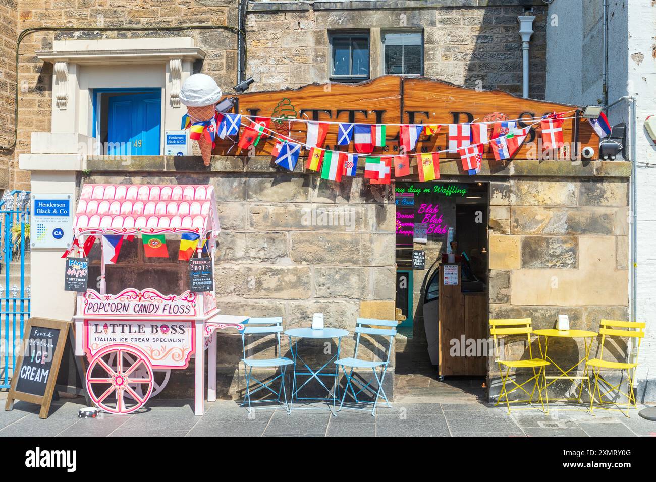 Vordereingang zu einer Eisdiele und einem Café, St Andrews, Fife, Schottland, Großbritannien Stockfoto