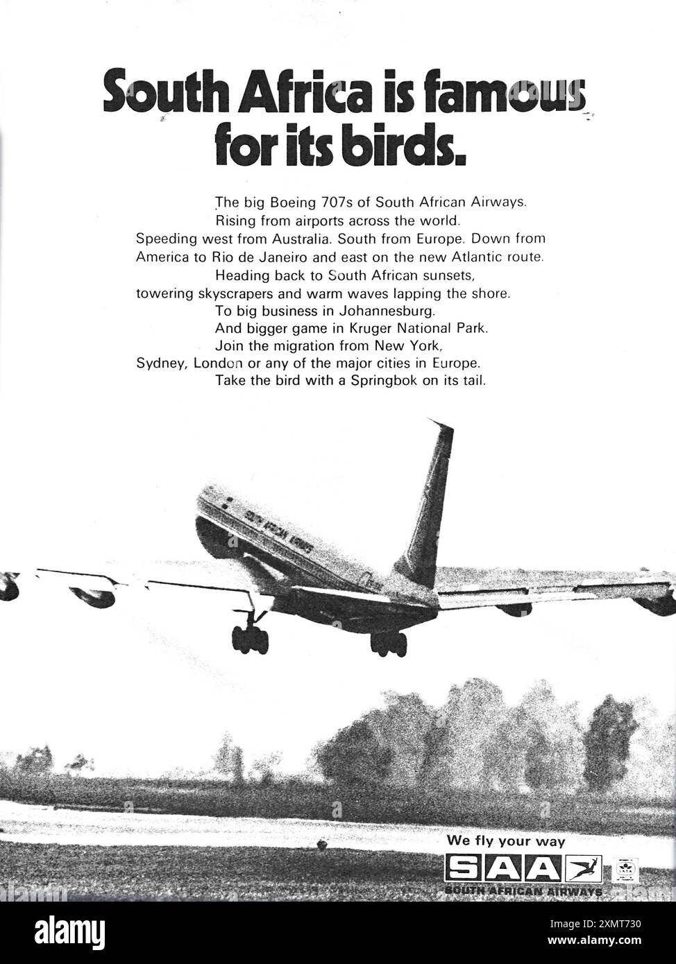 Eine Werbung für südafrikanische Fluggesellschaften aus dem Jahr 1970, die einige der Orte auflistet, an die sie fliegen, mit Boeing 707 Flugzeugen. Stockfoto