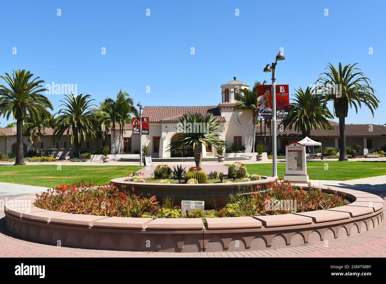 LONG BEACH, KALIFORNIEN - 28. JULI 2024: Das Long Beach City College Welcome Center Building. Stockfoto