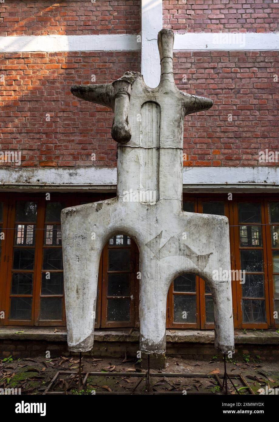 Statue in der Fakultät für Bildende Künste, Dhaka Division, Dhaka, Bangladesch Stockfoto