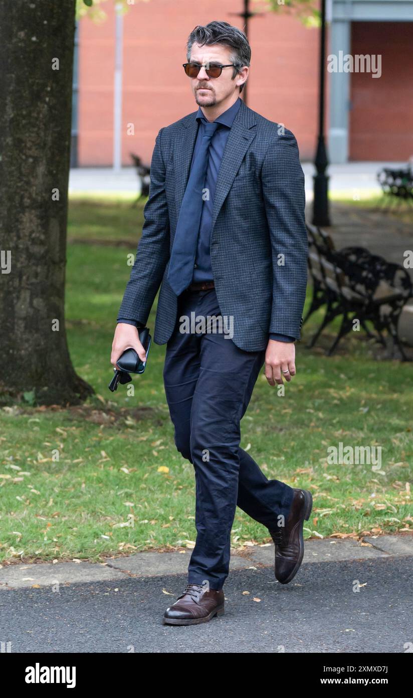 Joey Barton kommt im Warrington Combined Crown and Magistrates Court Centre an, wo er wegen böswilliger Kommunikationsdelikte beschuldigt wird. Die Anklage betrifft Tweets, die er über den Fußballexperten Eni Aluko während eines FA-Cup-Spiels schickte, das sie für die BBC im Januar kommentierte. Bilddatum: Dienstag, 30. Juli 2024. Stockfoto