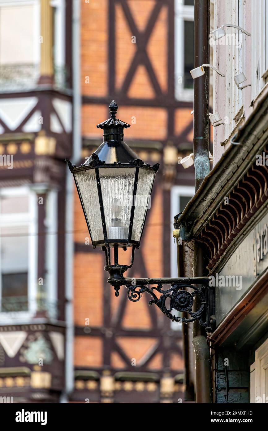 Die historische Straßenlaterne von Marburg Stockfoto