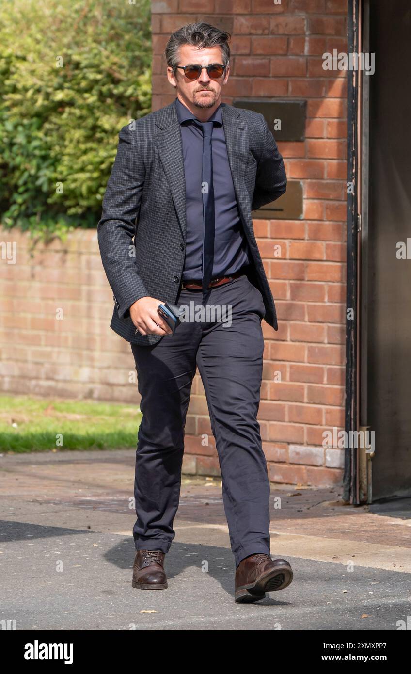 Joey Barton verlässt das Crown and Magistrates Court Centre in Warrington, wo er wegen bösartiger Kommunikationsdelikte beschuldigt wird. Die Anklage betrifft Tweets, die er über den Fußballexperten Eni Aluko während eines FA-Cup-Spiels schickte, das sie für die BBC im Januar kommentierte. Bilddatum: Dienstag, 30. Juli 2024. Stockfoto