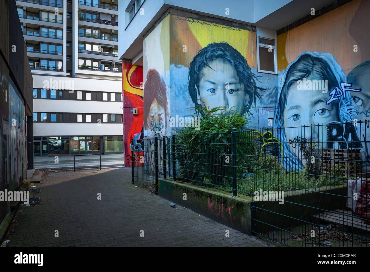 Berlin Kreuzberg-Friedrichshain Mehringplatz am U-Bahnhof Hallesches Tor - 30.07.2024 Berlin *** Berlin Kreuzberg Friedrichshain Mehringplatz am U-Bahnhof Hallesches Tor 30 07 2024 Berlin Stockfoto