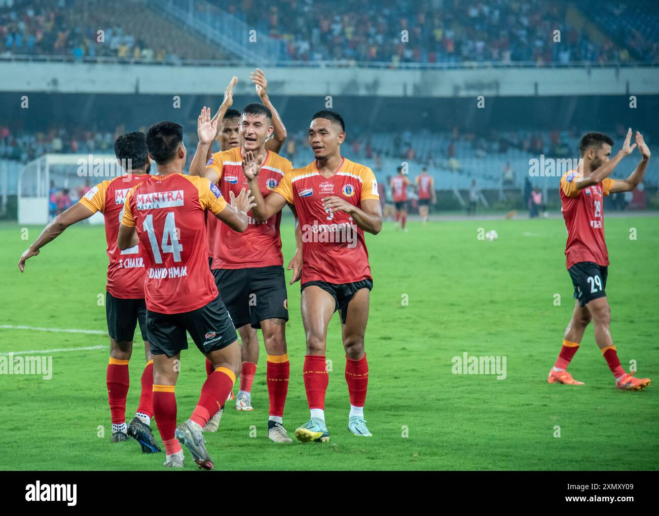 Kalkutta, Indien. 30. Juli 2024. Der Emami Ostbengalen-Fußballverein erzielt einen bequemen Sieg über den indischen Air Force-Fußballverein im 133. IndianOil Durand Cup (Gruppe A-Begegnung) um 3-1 Punkte im VYBK-Stadion. David Lalhlansanga, Dimitrios Diamantakos und Saul Crespo erzielten für EastBengal einen Treffer, während Somananda Singh für das Airforce-Team sorgte. (Foto: Amlan Biswas/Pacific Press/SIPA USA) Credit: SIPA USA/Alamy Live News Stockfoto