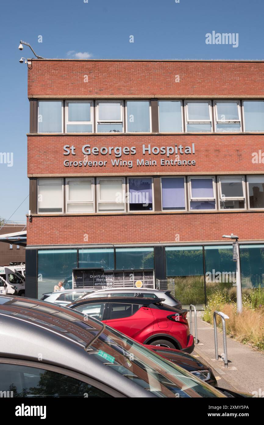 St George's Hospital Grosvenor Wing, Haupteingang, Blackshaw Road, Tooting, London, SW17, England, Großbritannien Stockfoto