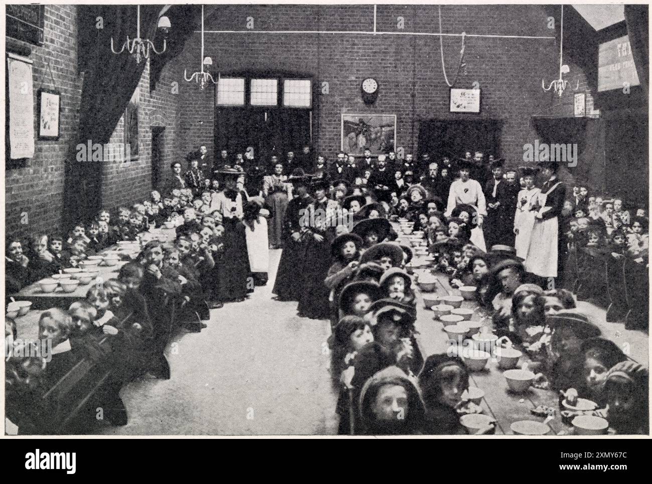 Suppenküche für hungrige Schulkinder 1908 Stockfoto