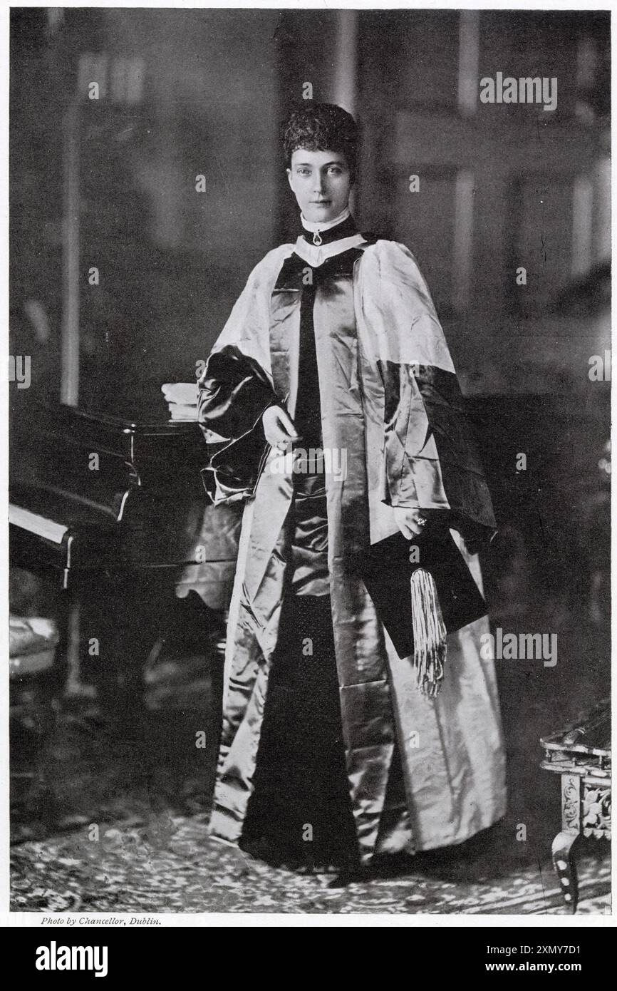 Prinzessin Alexandra von Wales im Gewand als Doktor der Musik Stockfoto