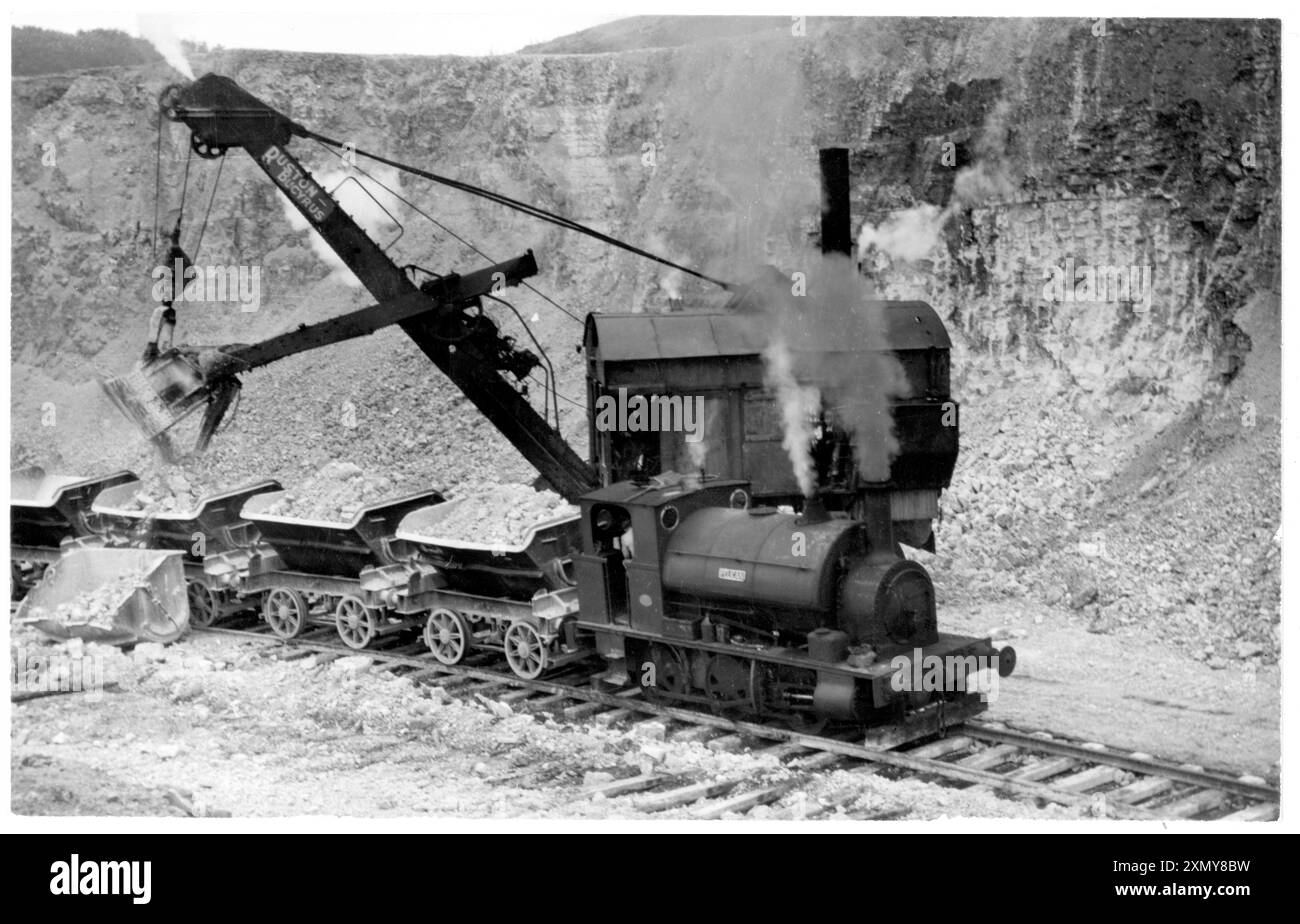 Ein Ruston-Bucyrus 25-RB Dampfschiff, das seitlich kippt Stockfoto