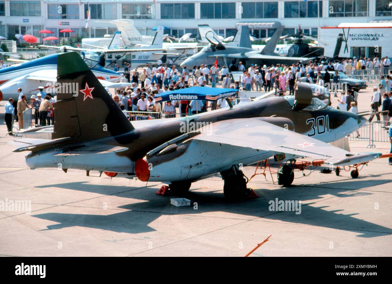 Sukhoi Su-25 301 Blau Stockfoto