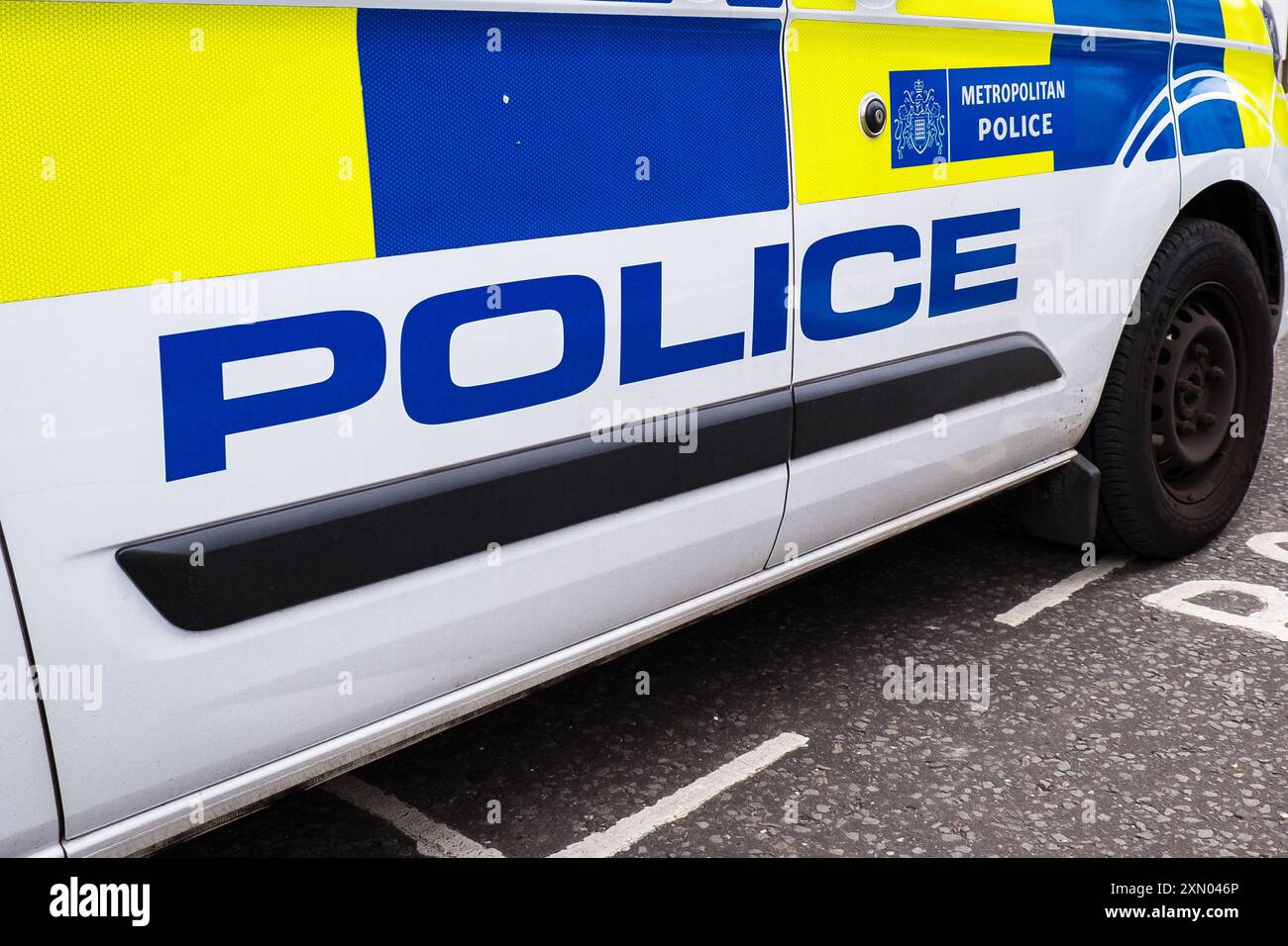 London, UK - 24. Juli 2024: United Kingdom Metropolitan Police Car auf einer Londoner Stadtstraße. Stockfoto