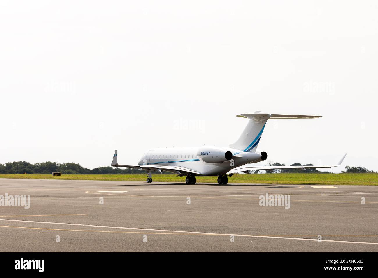 Bombardier Global 6000 fährt zum Start Stockfoto